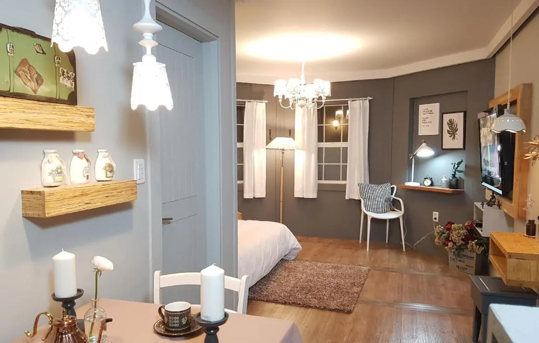 Bed in Olive Vanilla Pension