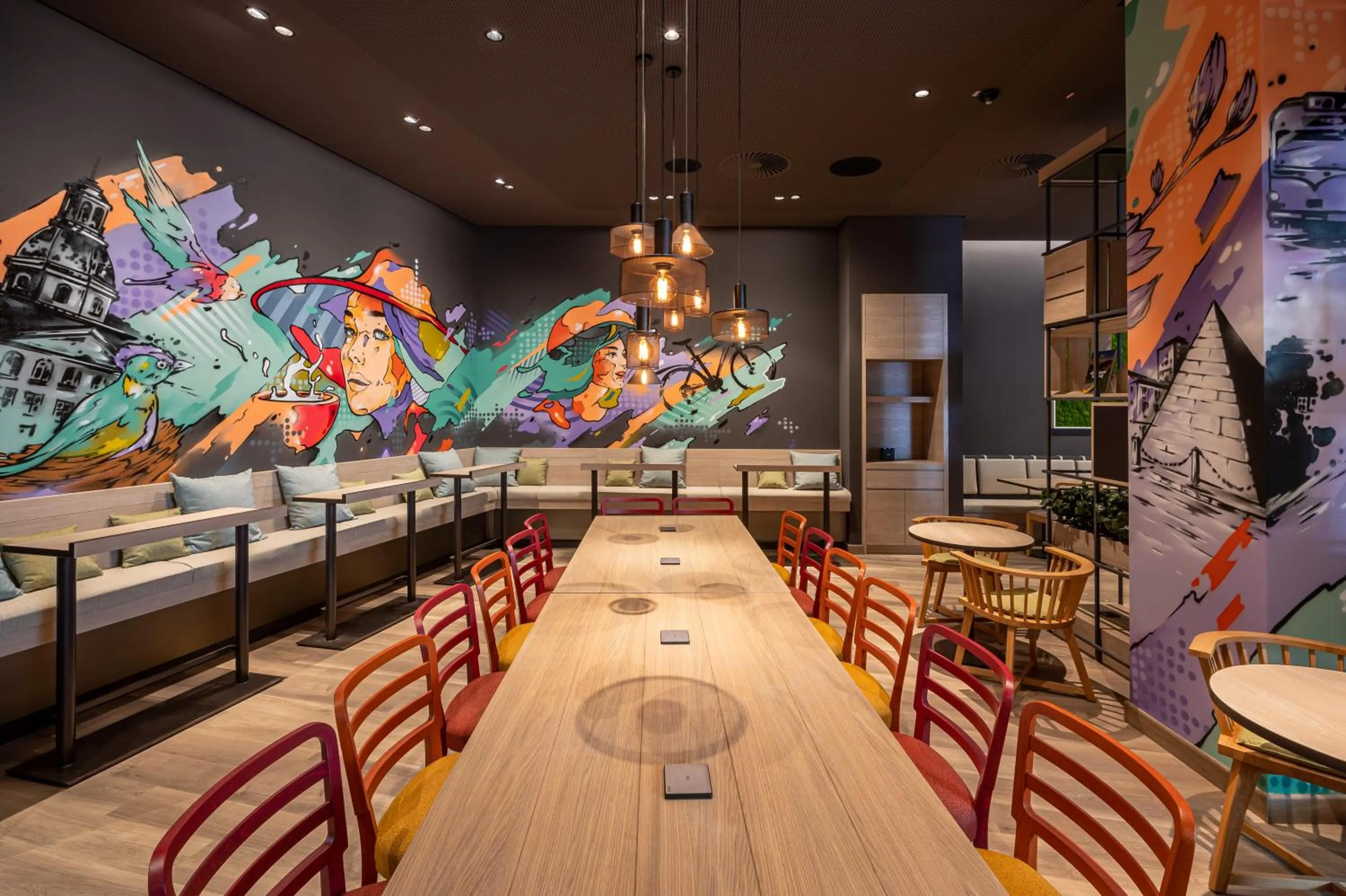 Restaurant/places to eat in IntercityHotel Karlsruhe