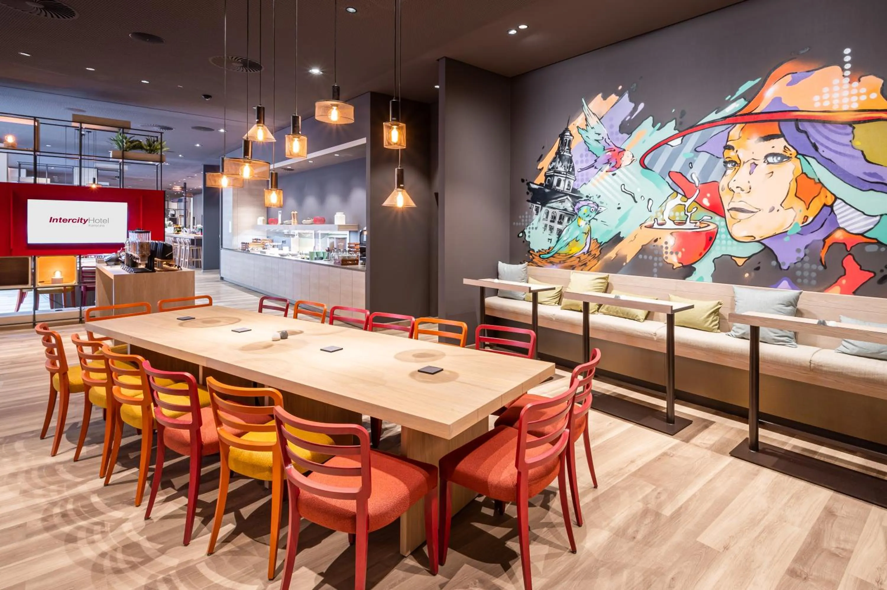 Restaurant/places to eat in IntercityHotel Karlsruhe