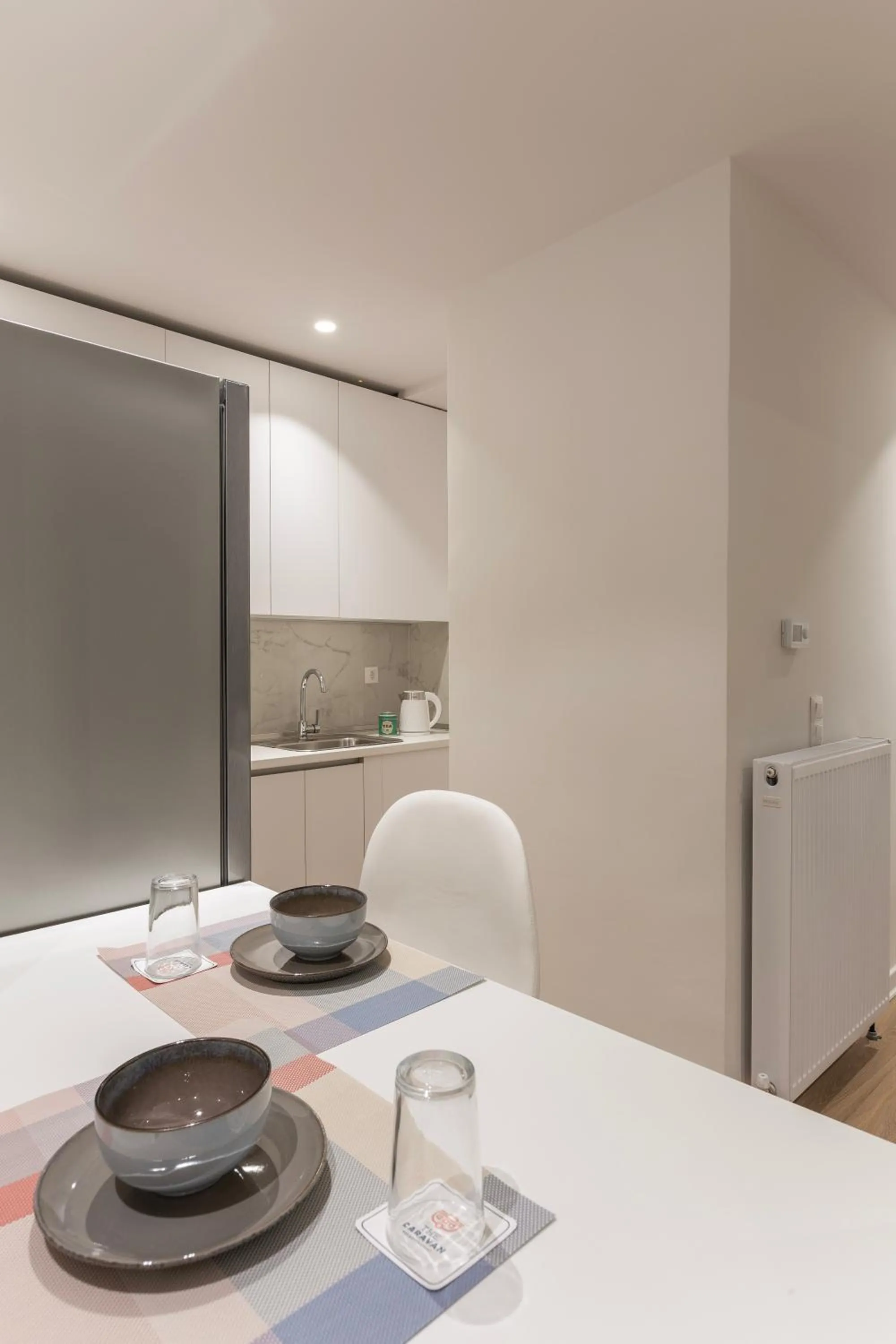 Kitchen or kitchenette in The Caravan Apartments