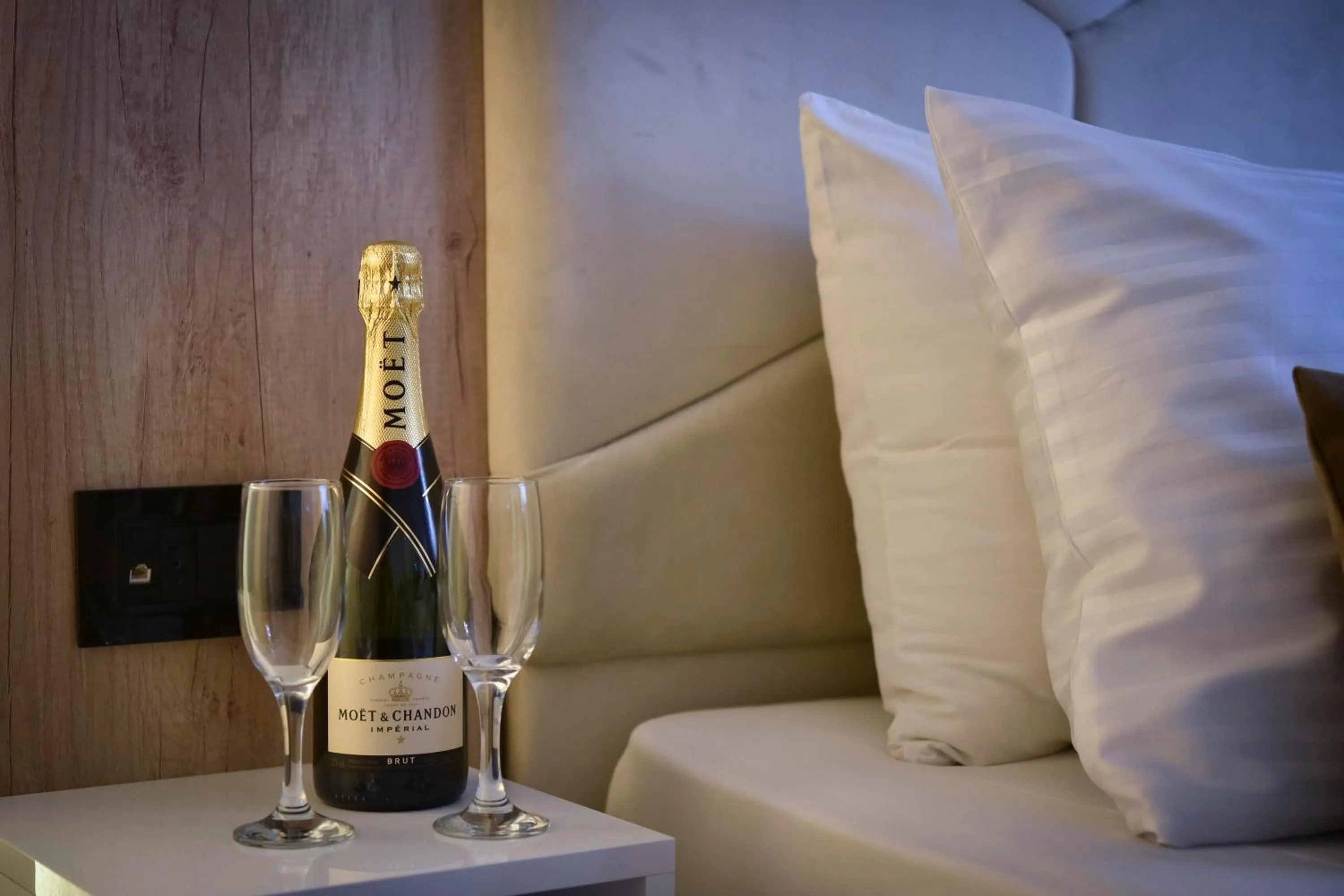 Bedroom, Bed in Hotel Sumadija