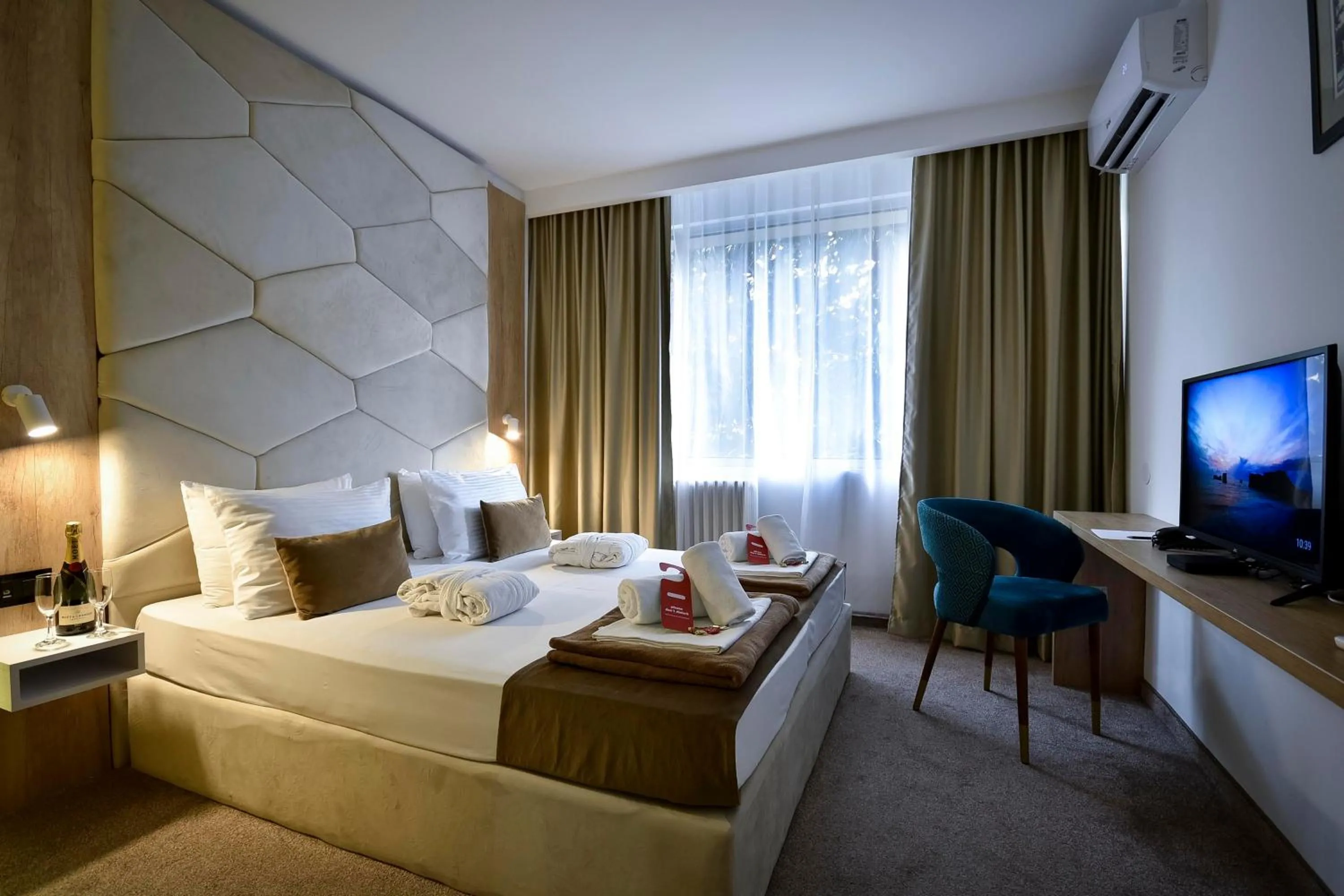 Bed in Hotel Sumadija