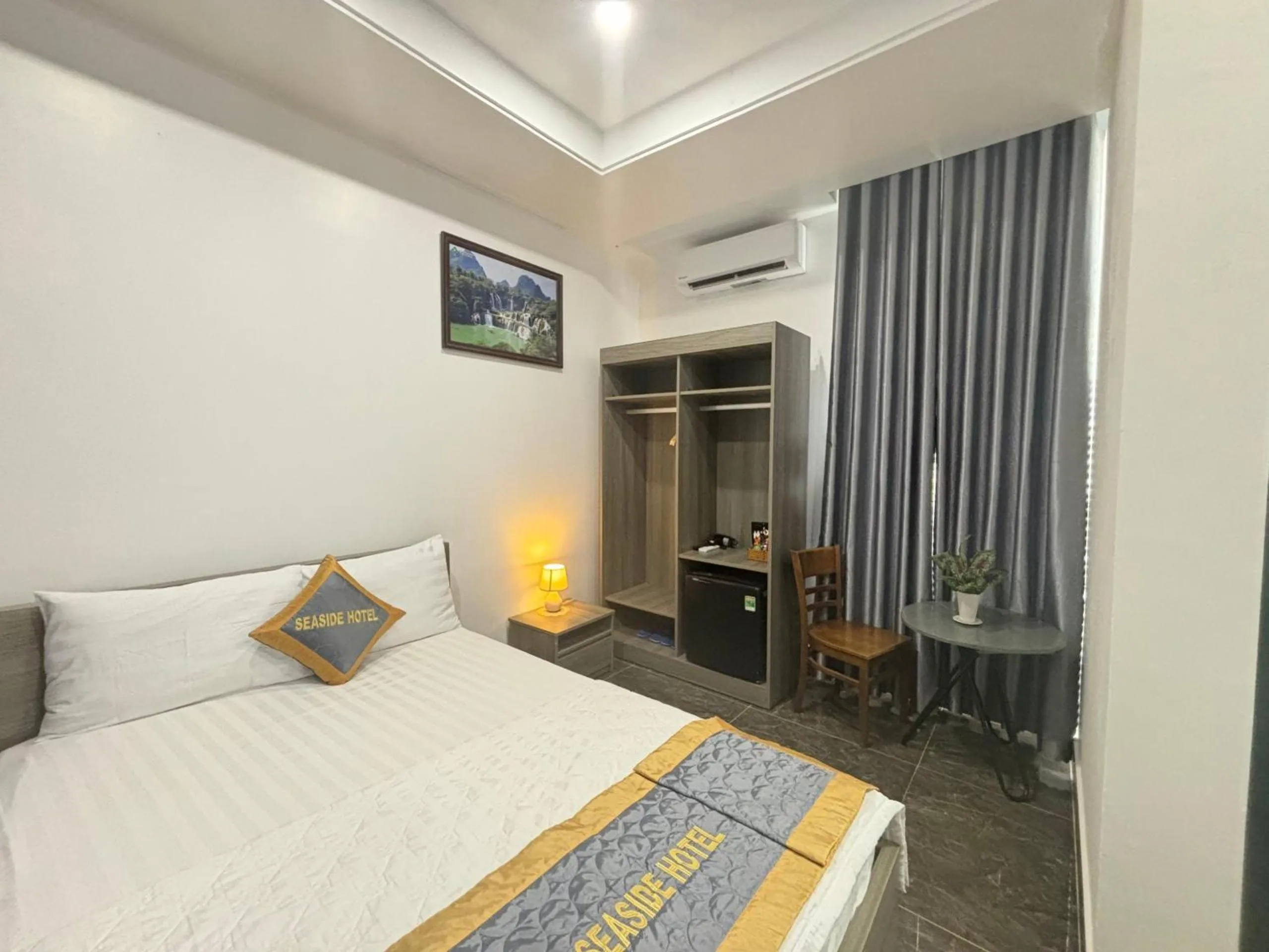 Bed in Seaside Hotel - Rach Gia