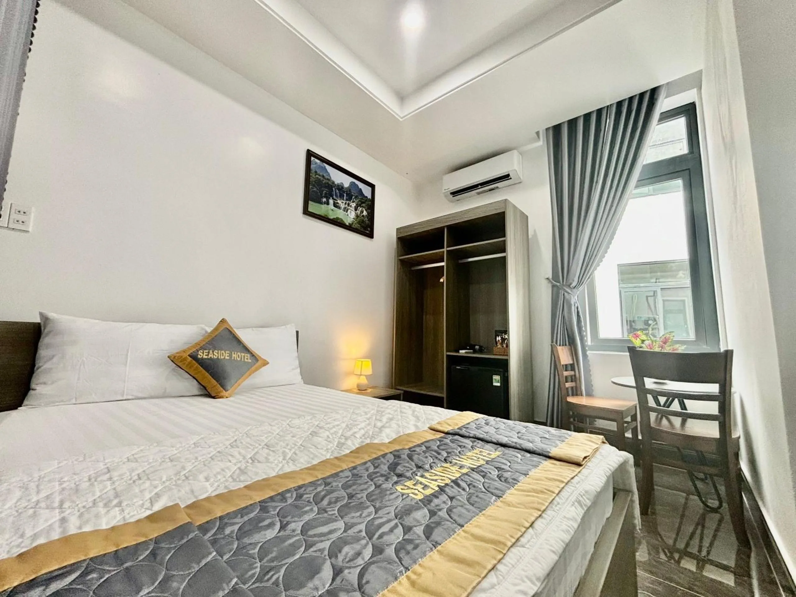 Bed in Seaside Hotel - Rach Gia