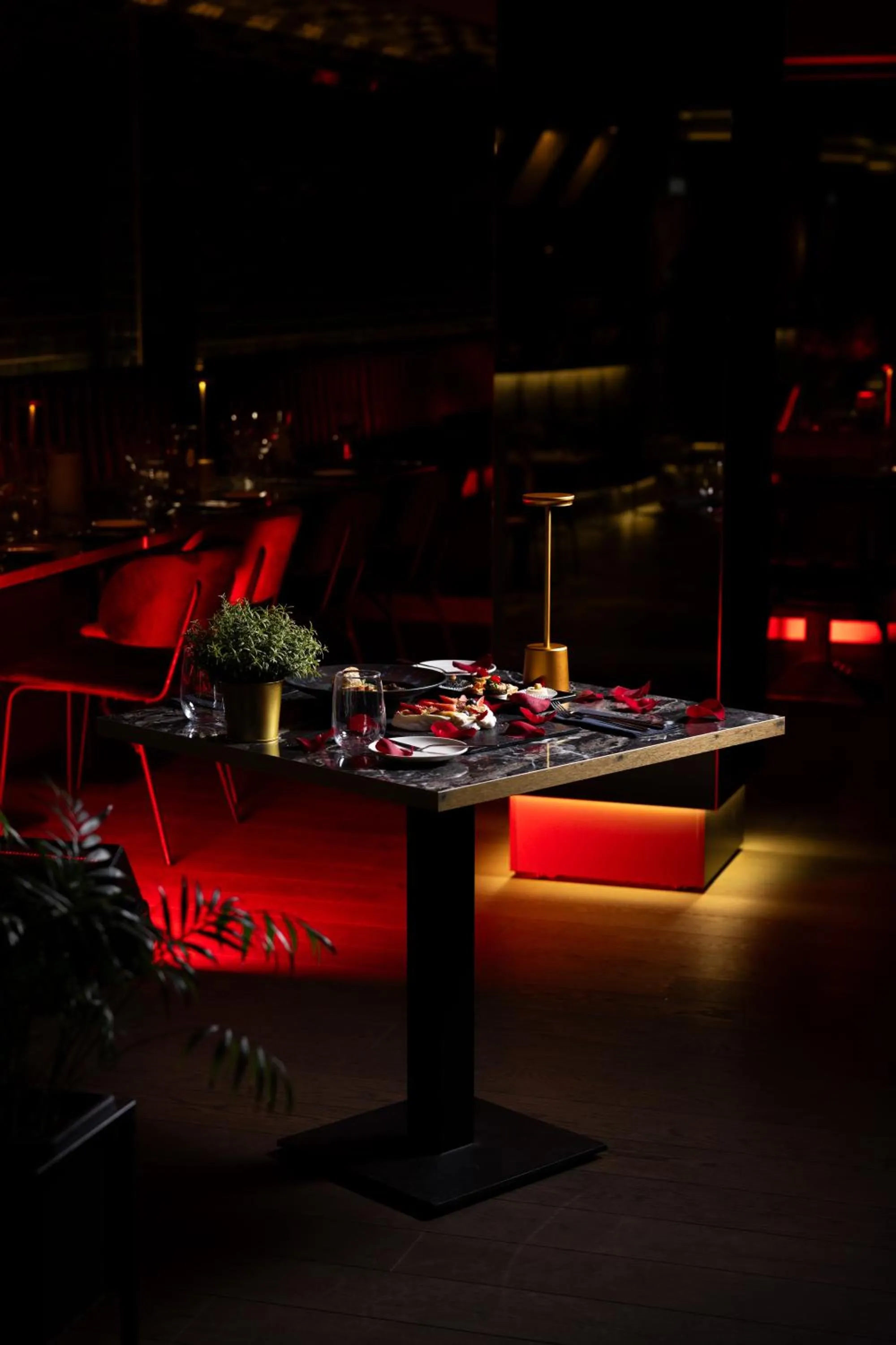 Food in CONTI HOTEL VILNIUS, Conference Centre, Restaurant & Bar