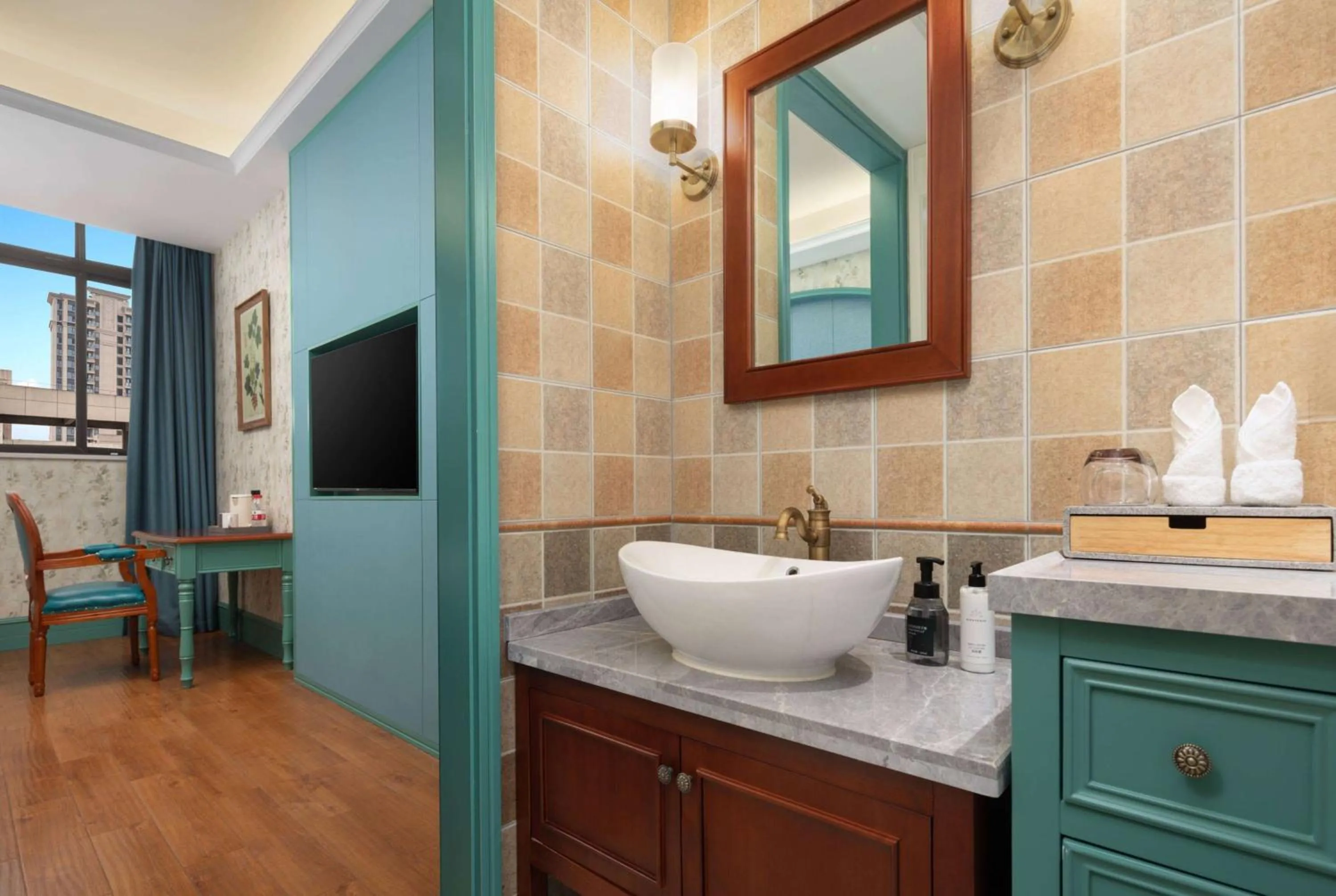 TV and multimedia in Days Inn by Wyndham Chongqing Tongliang