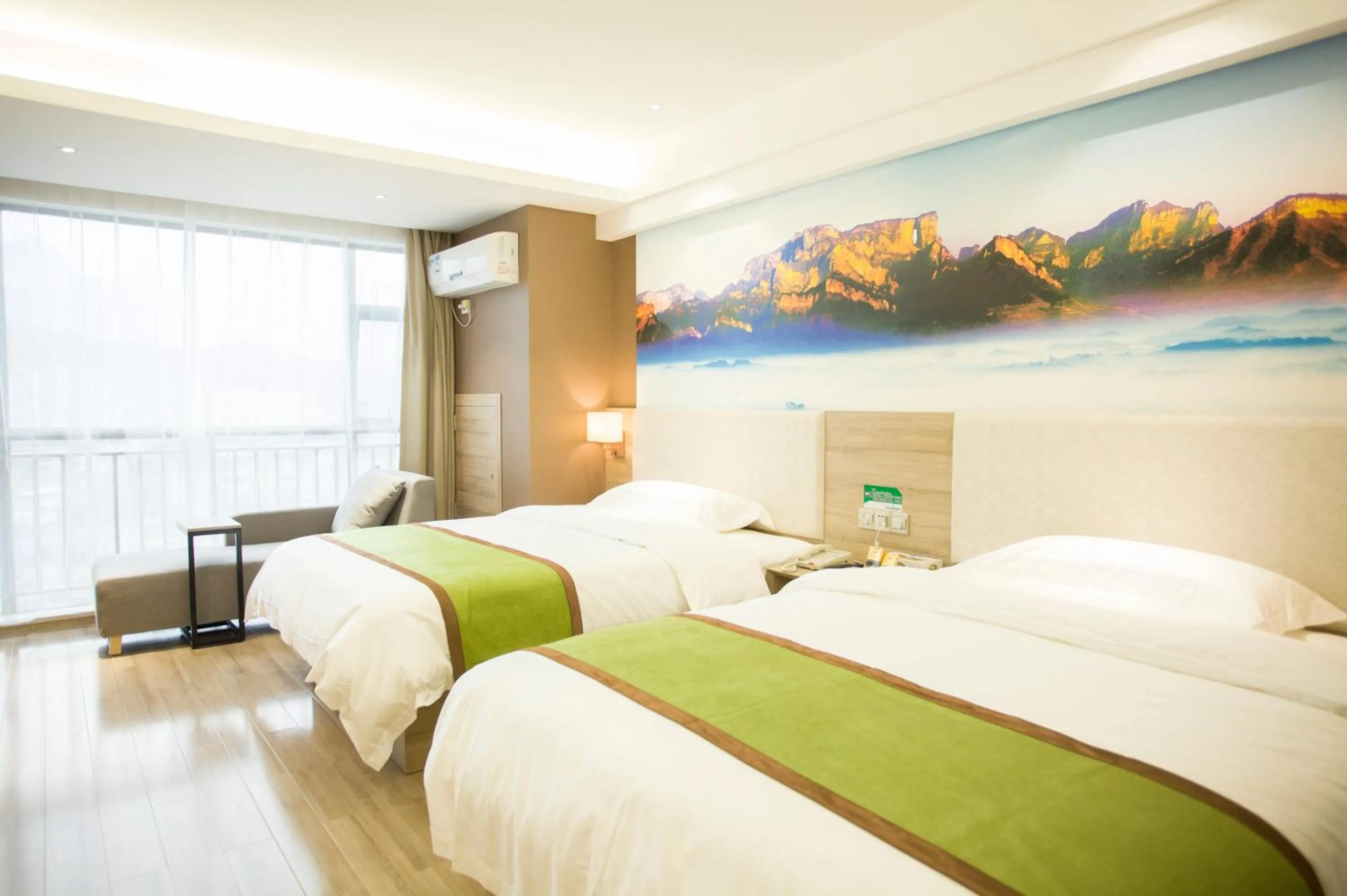 Bed in Morninginn, Zhangjiajie Tianmen Mountain