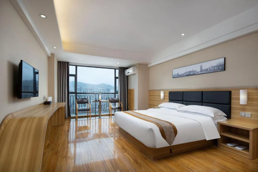Photo of the whole room, Bed in Morninginn, Zhangjiajie Tianmen Mountain