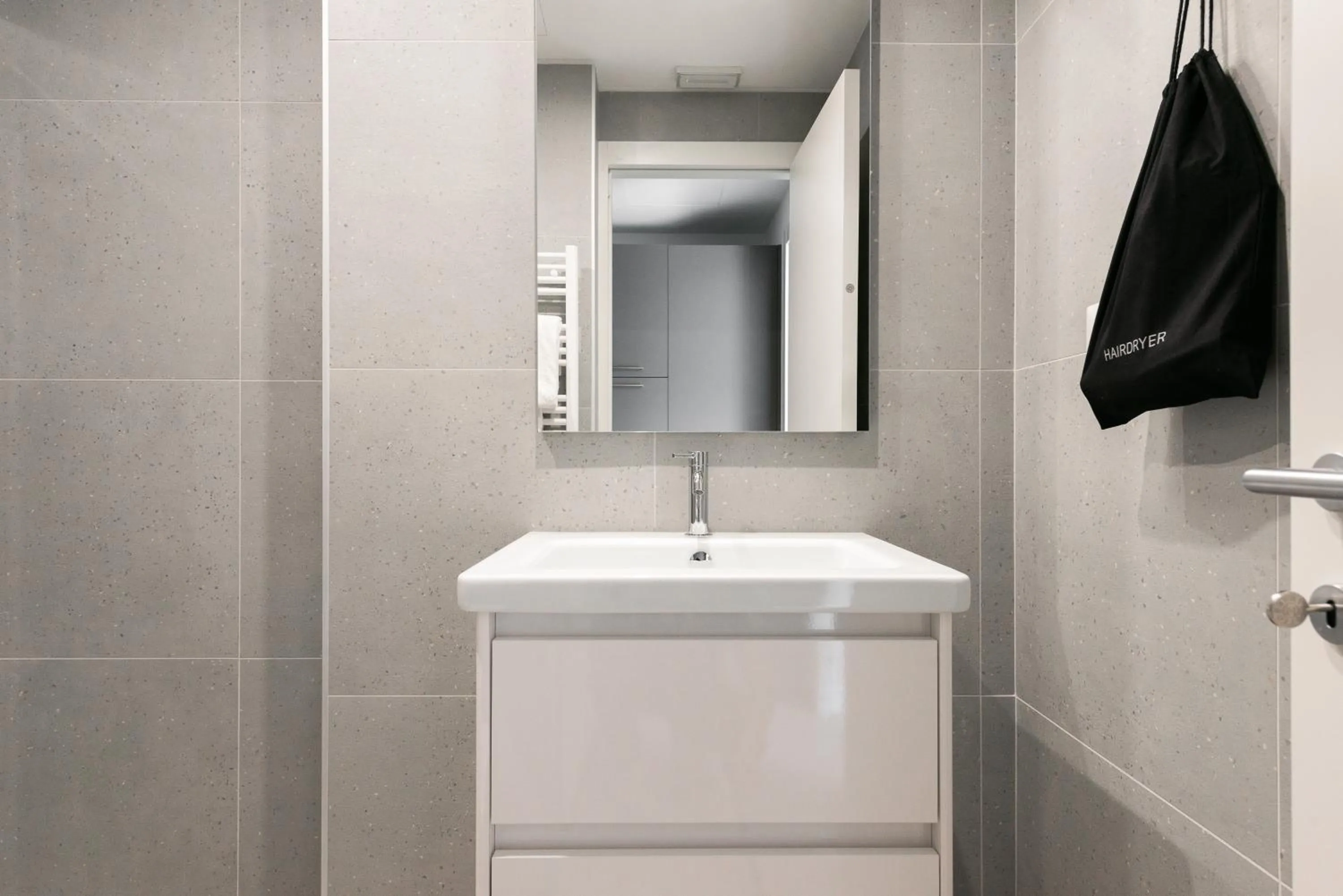 Shower in Numa Rome Verso