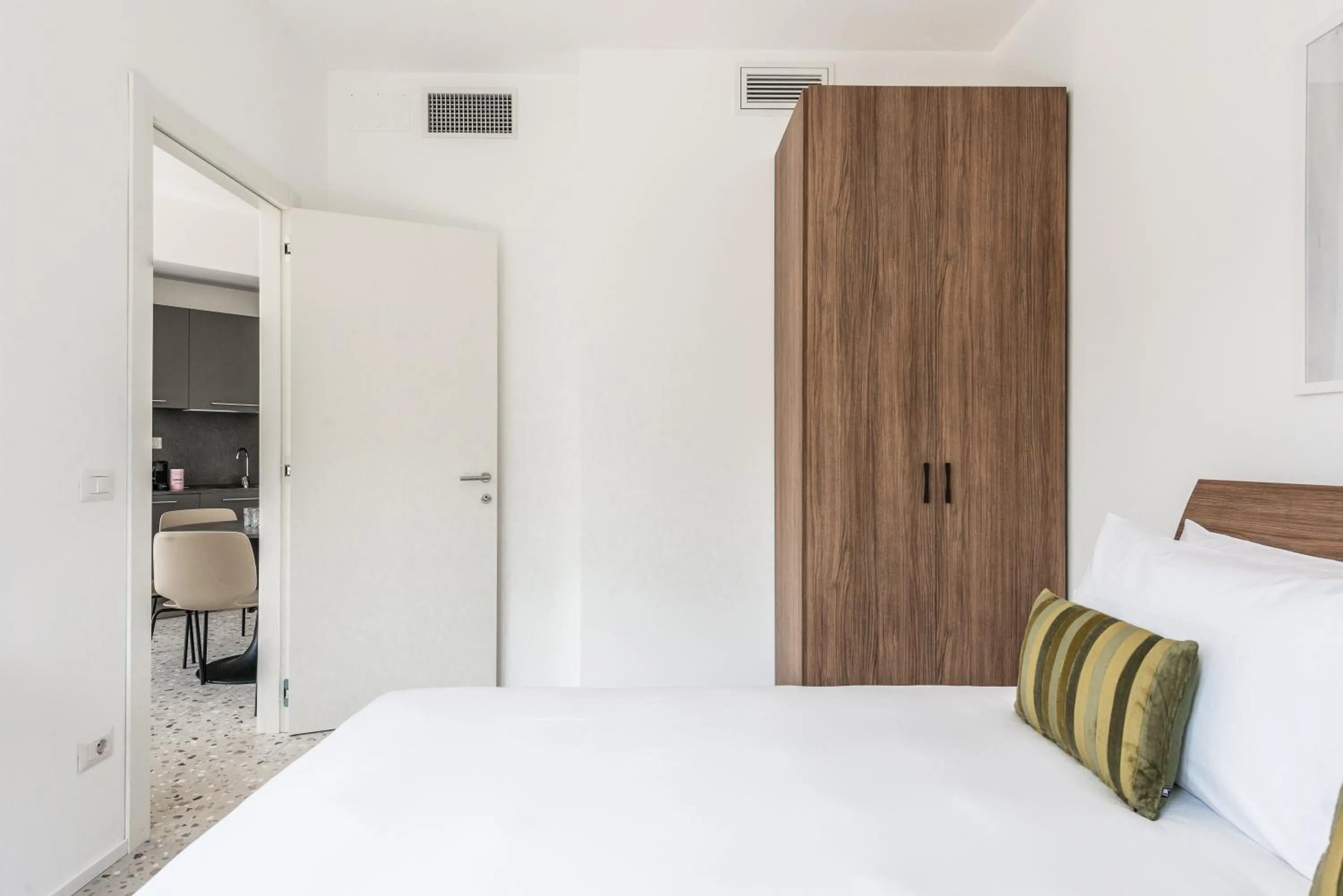 Bed in Numa Rome Verso