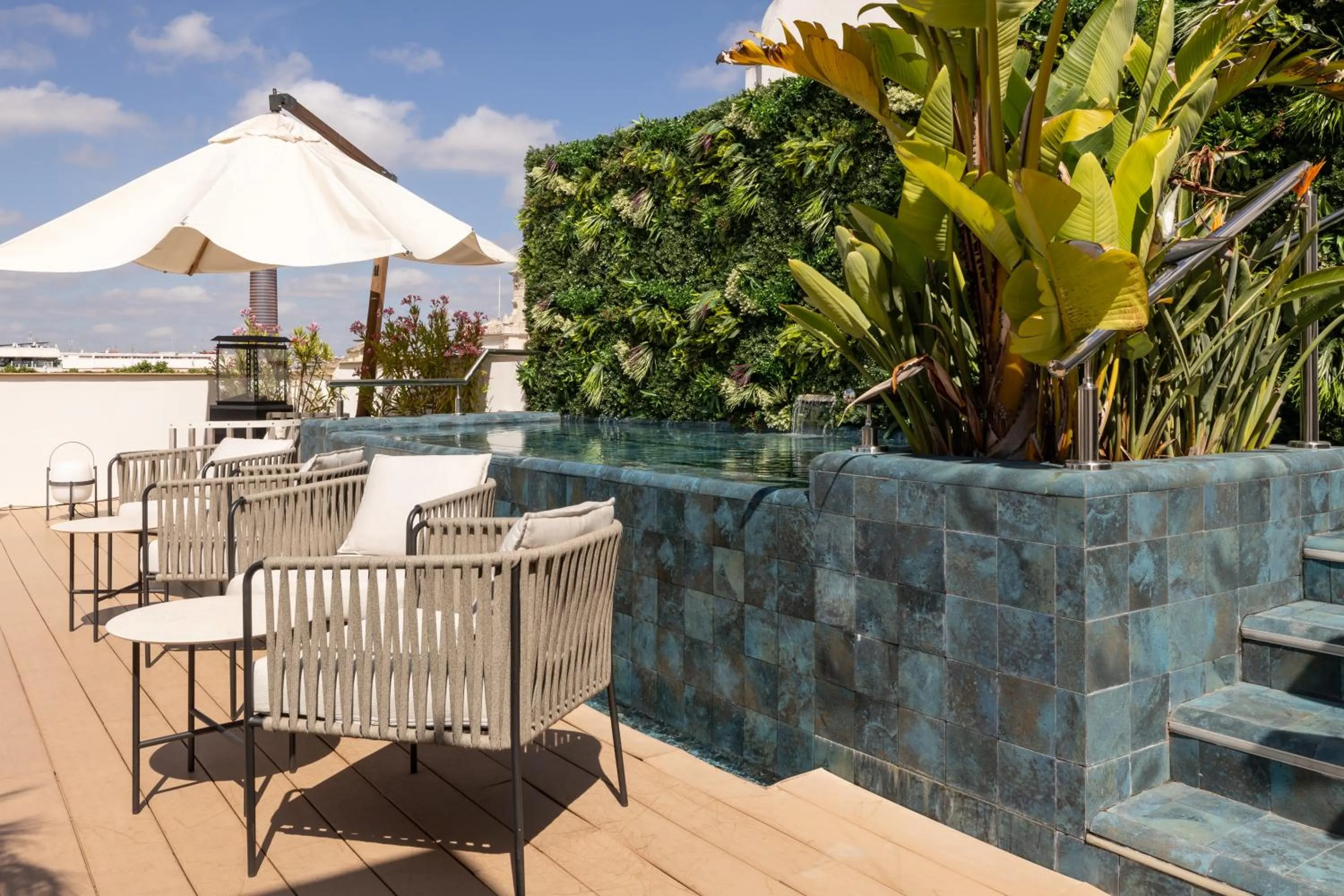 Pool view in Mercer Plaza Sevilla 5 GL