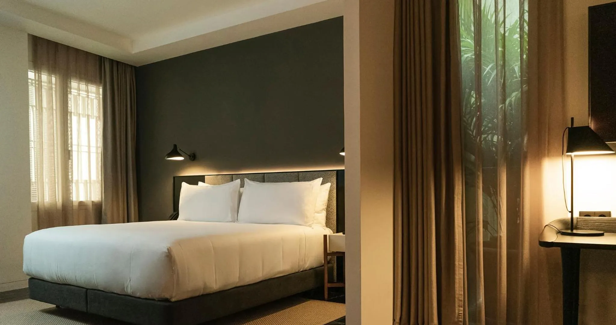 Photo of the whole room, Bed in Mercer Plaza Sevilla 5 GL