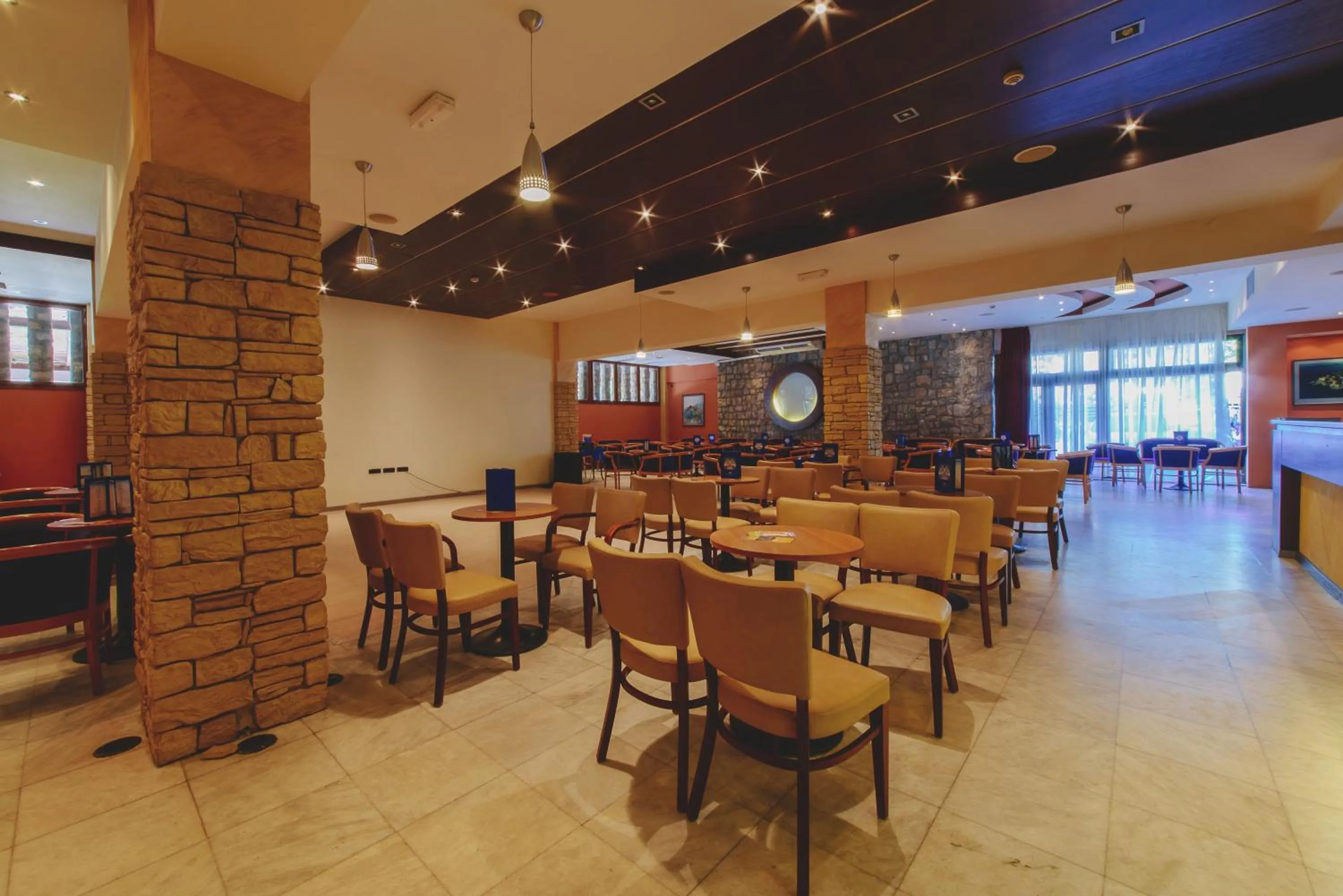 Lounge or bar in Hotel Montenegro