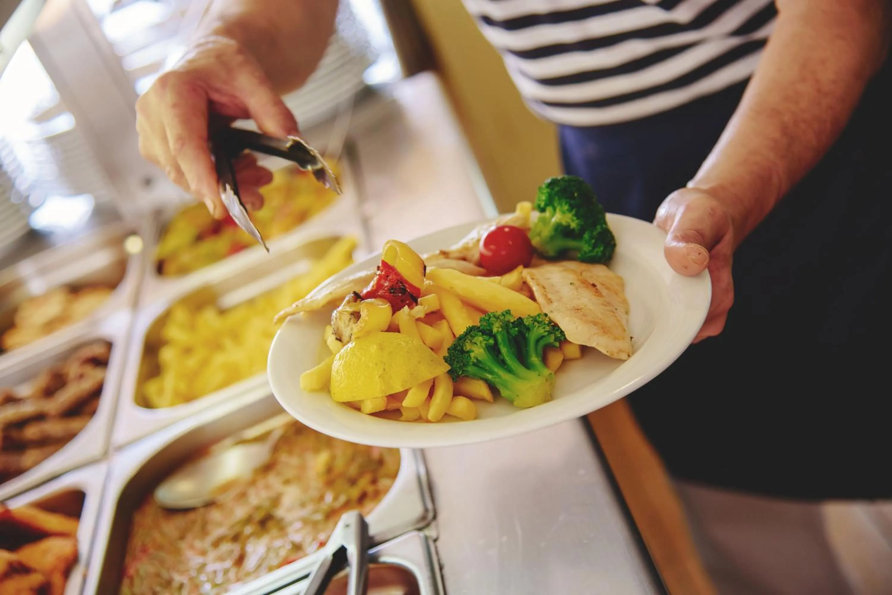 Restaurant/places to eat in Hotel Montenegro