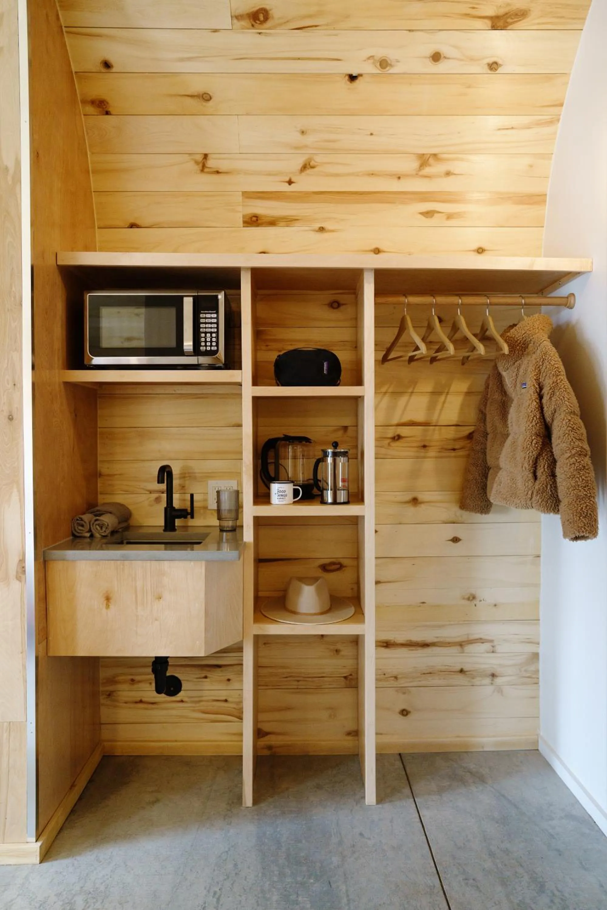 Kitchen or kitchenette in Frontier Drive Inn