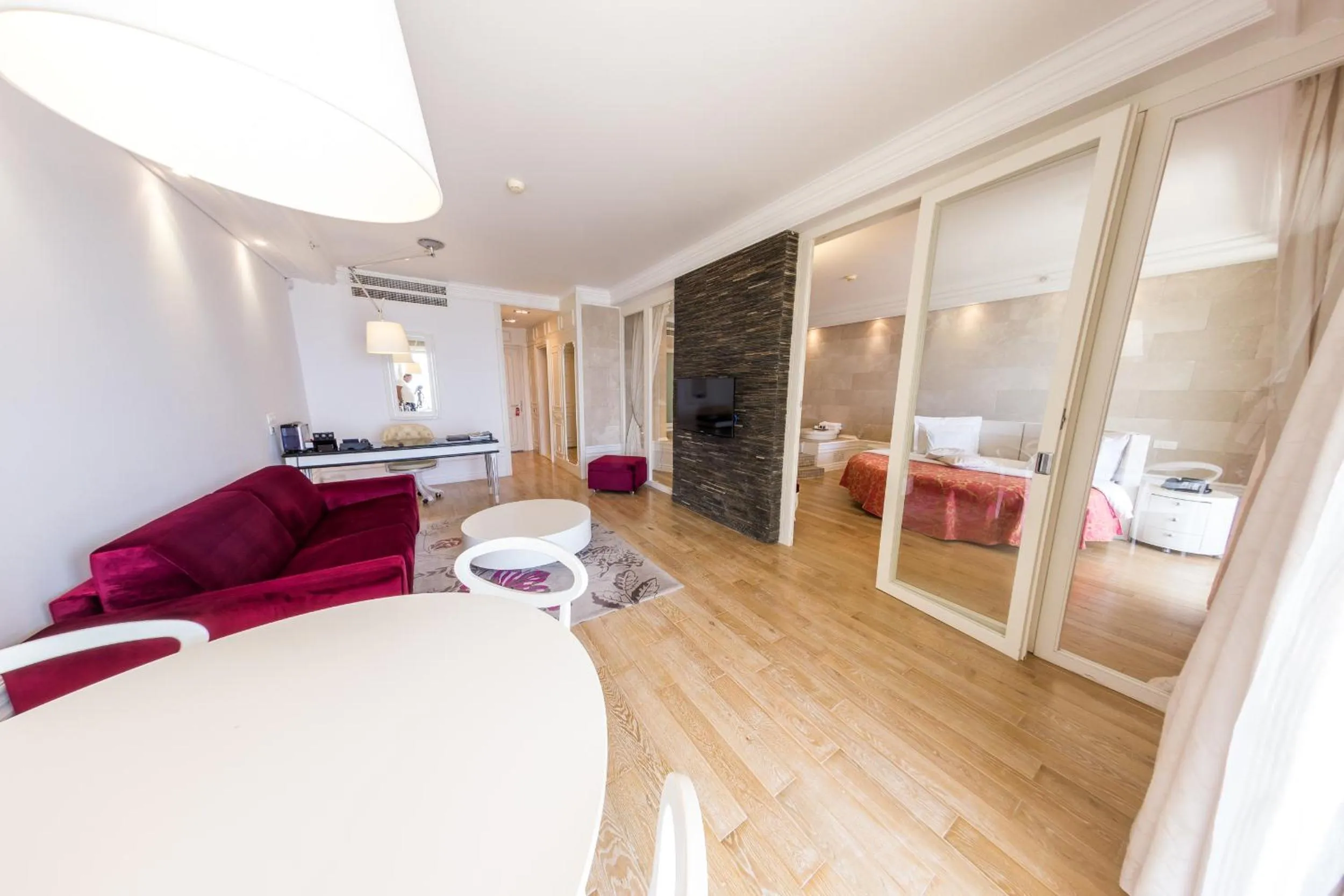 Living room, Bed in Splendid Conference & Spa Resort