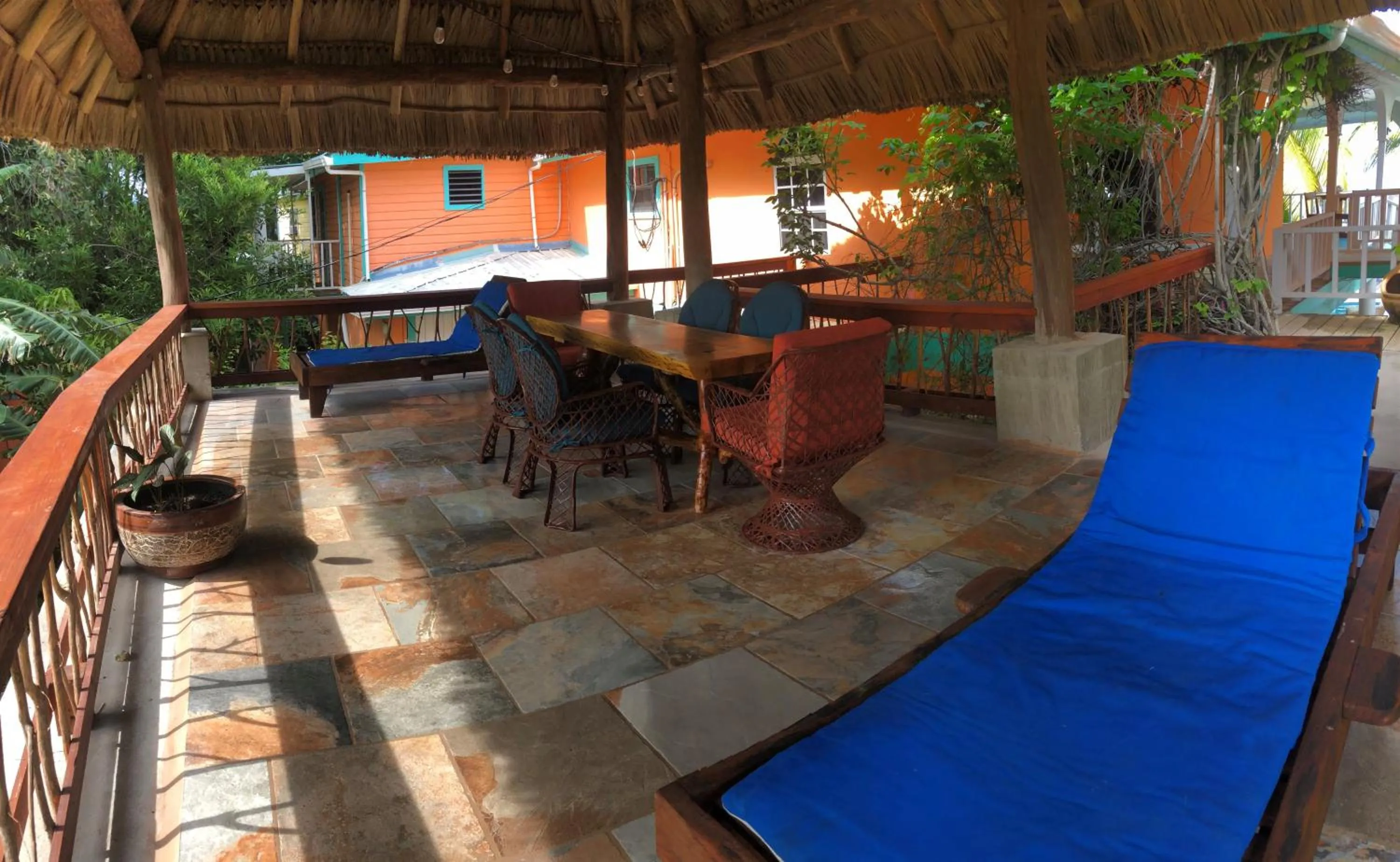 Balcony/Terrace in Coral Cove Inn