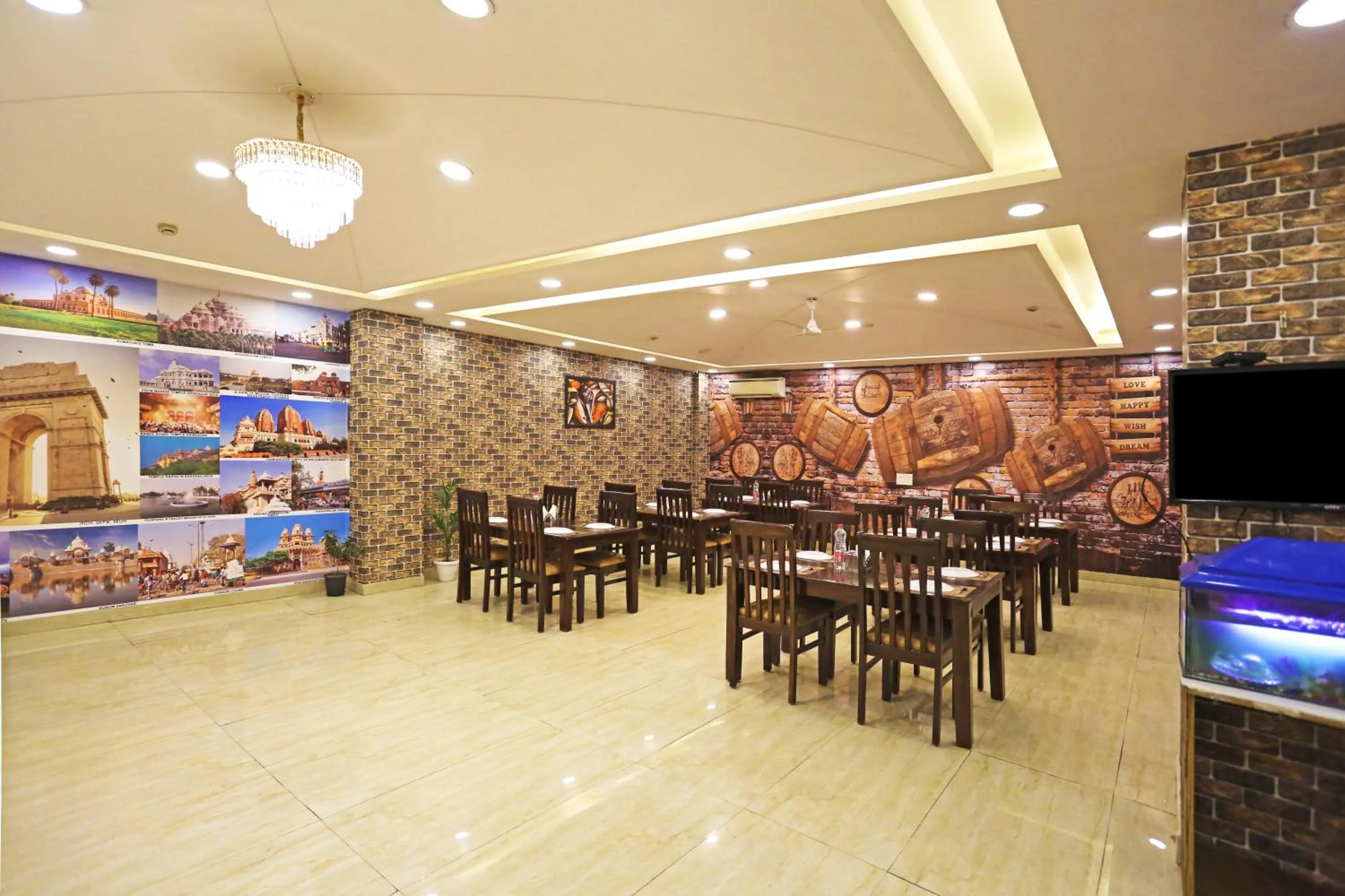 Restaurant/places to eat in Hotel D'Capitol - Delhi Airport