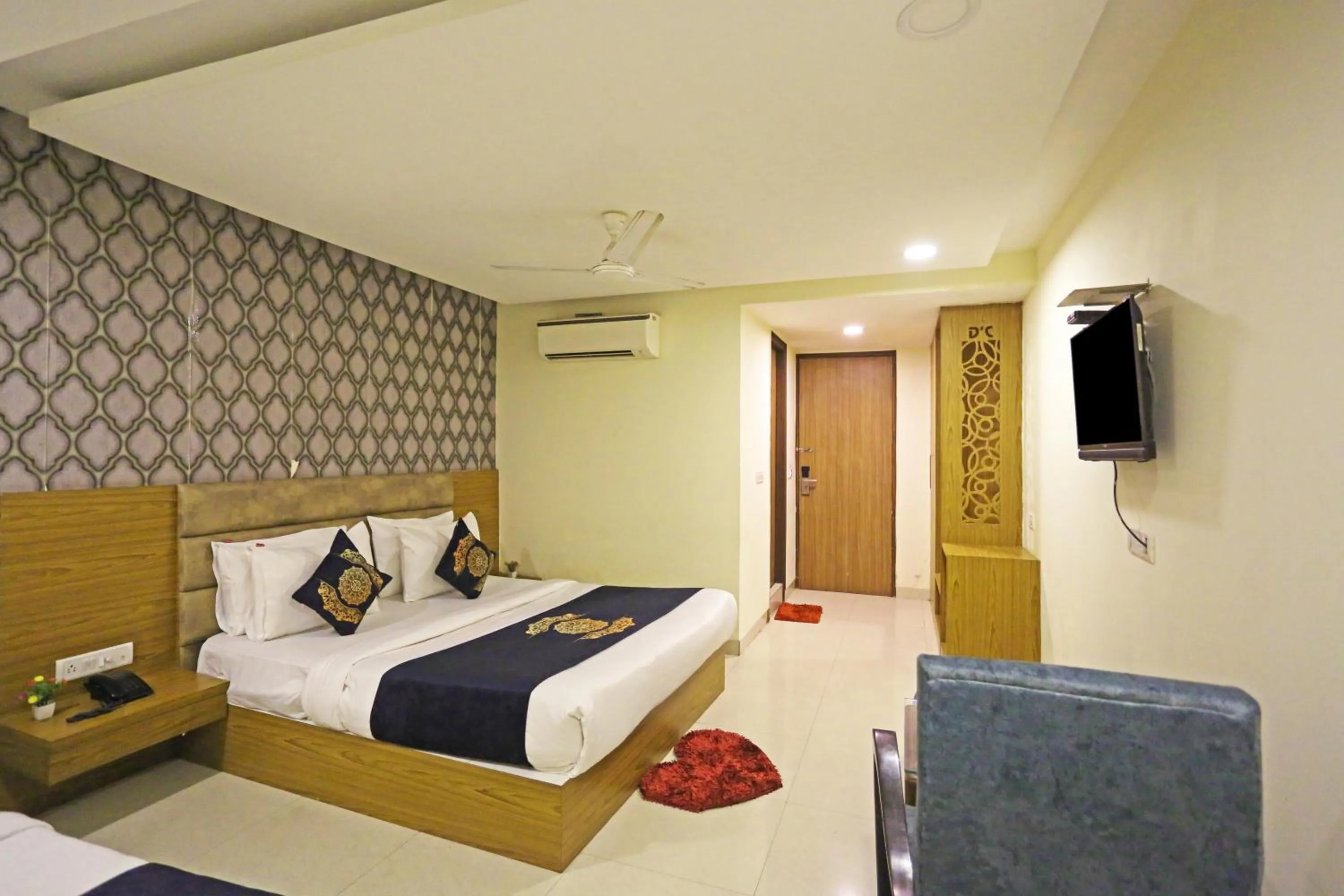 Bed in Hotel D'Capitol - Delhi Airport