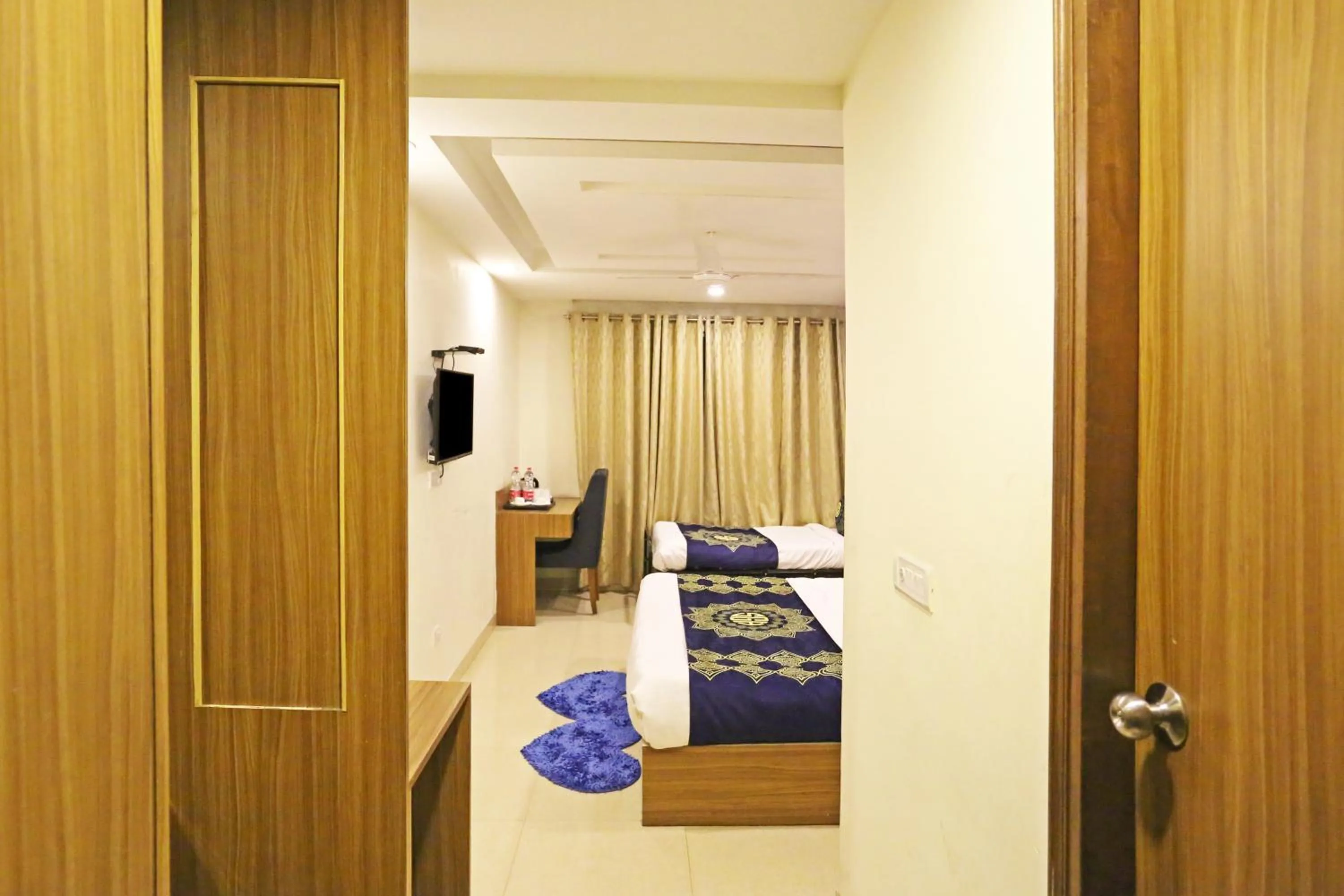 Bed in Hotel D'Capitol - Delhi Airport