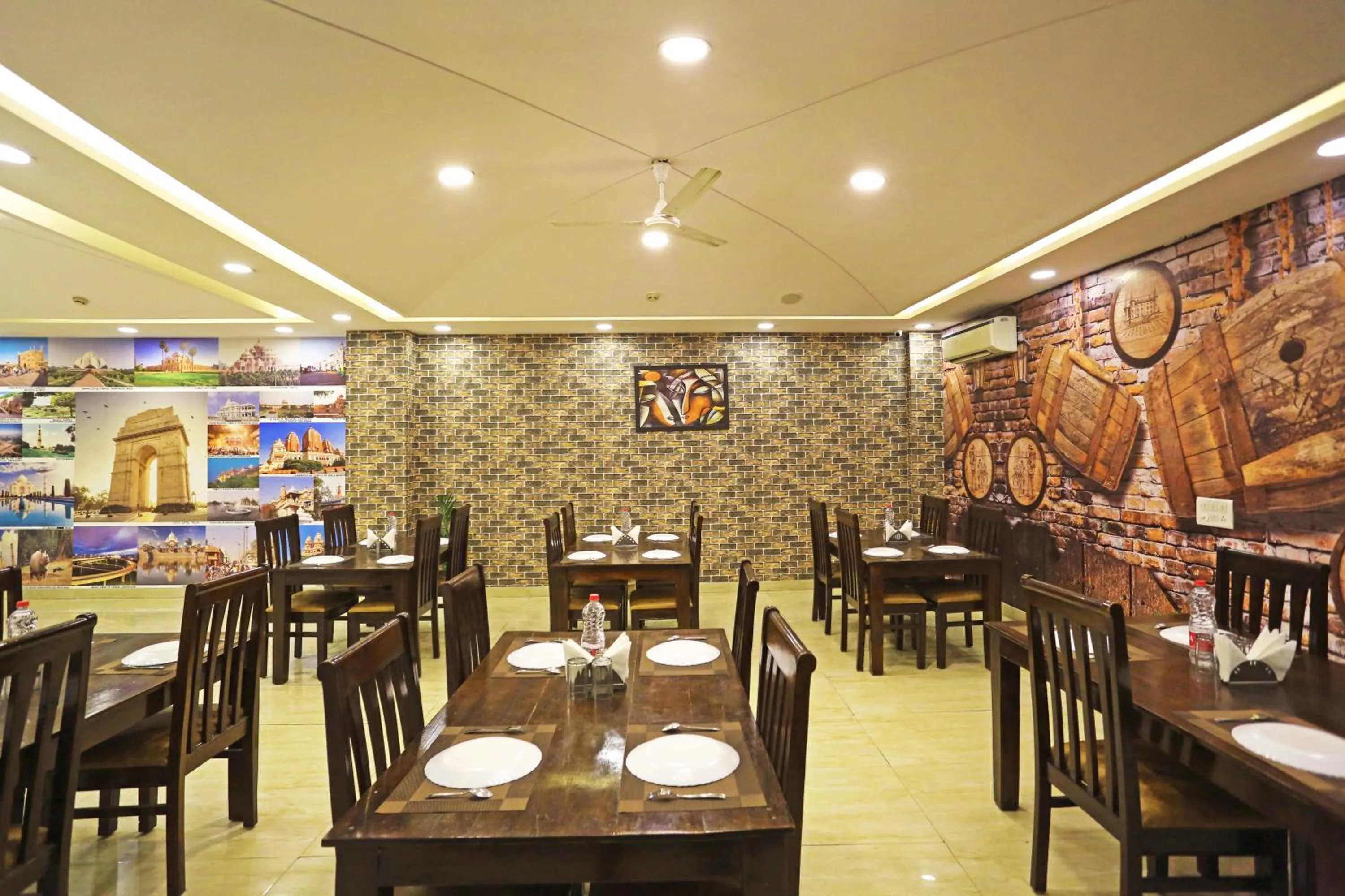 Restaurant/places to eat in Hotel D'Capitol - Delhi Airport