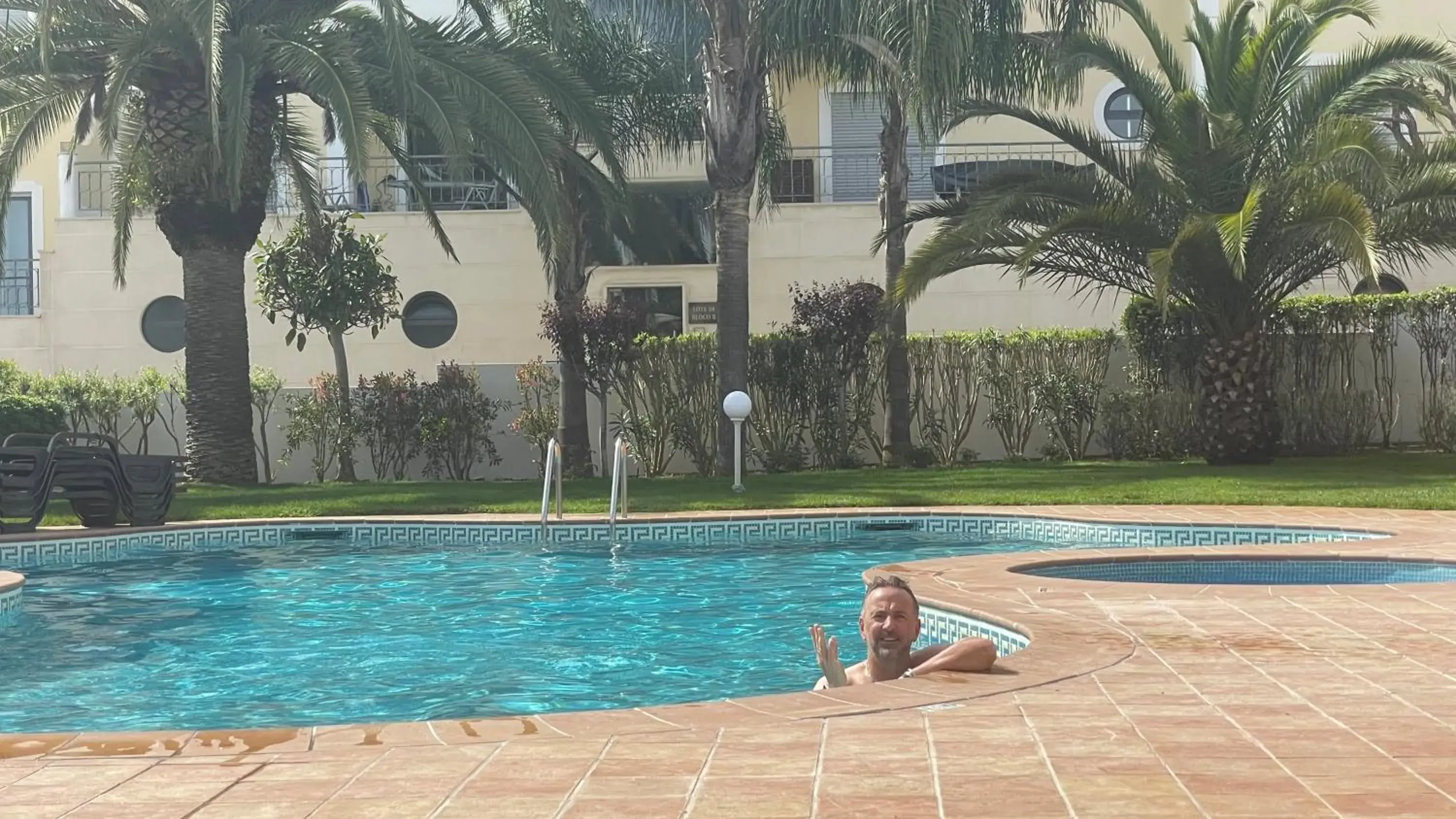Amazing 2 Bedroom Apartment near beach with pool Amazing 2 Bedroom Apartment near beach with pool