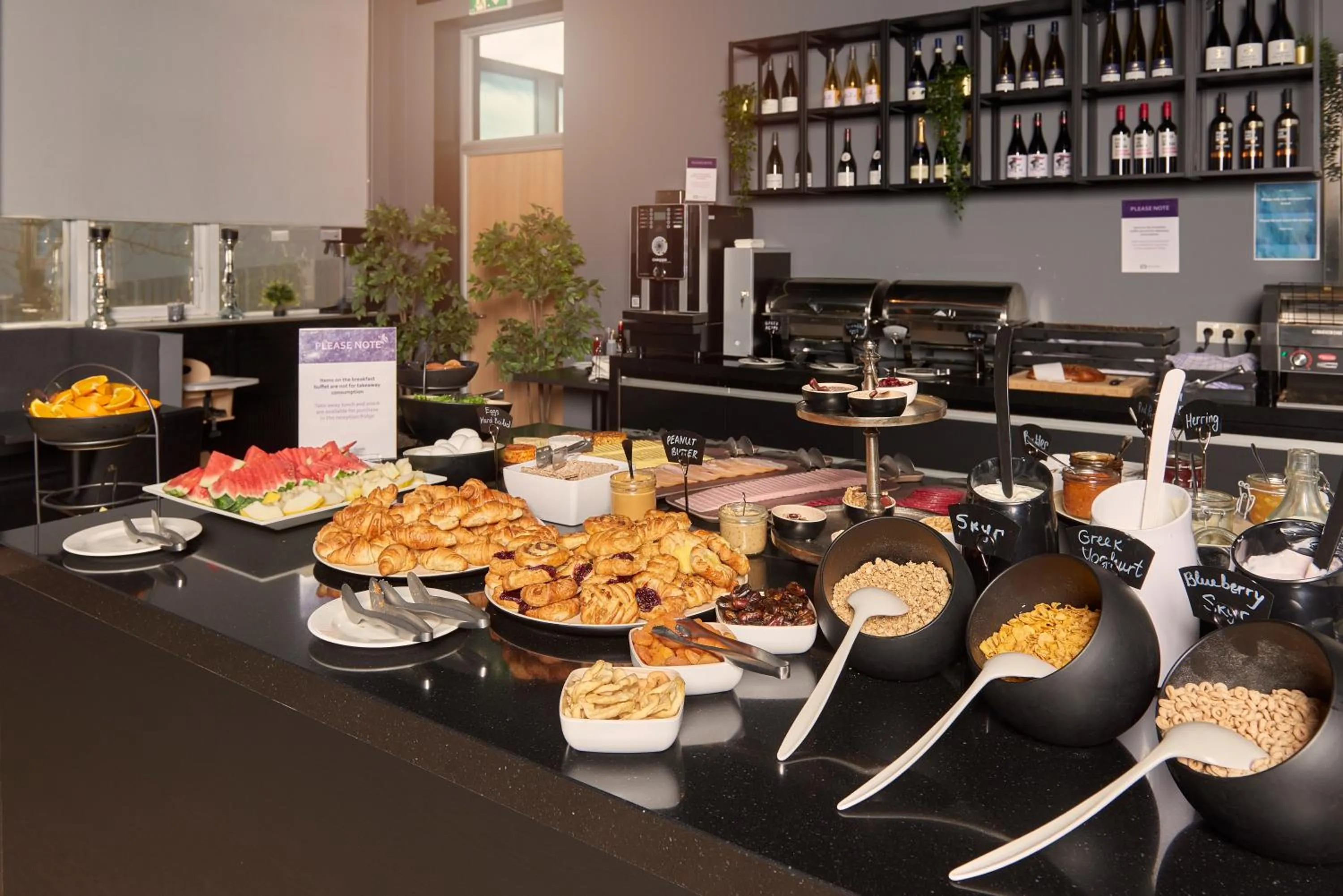 Buffet breakfast in Hotel Ísland – Spa & Wellness Hotel