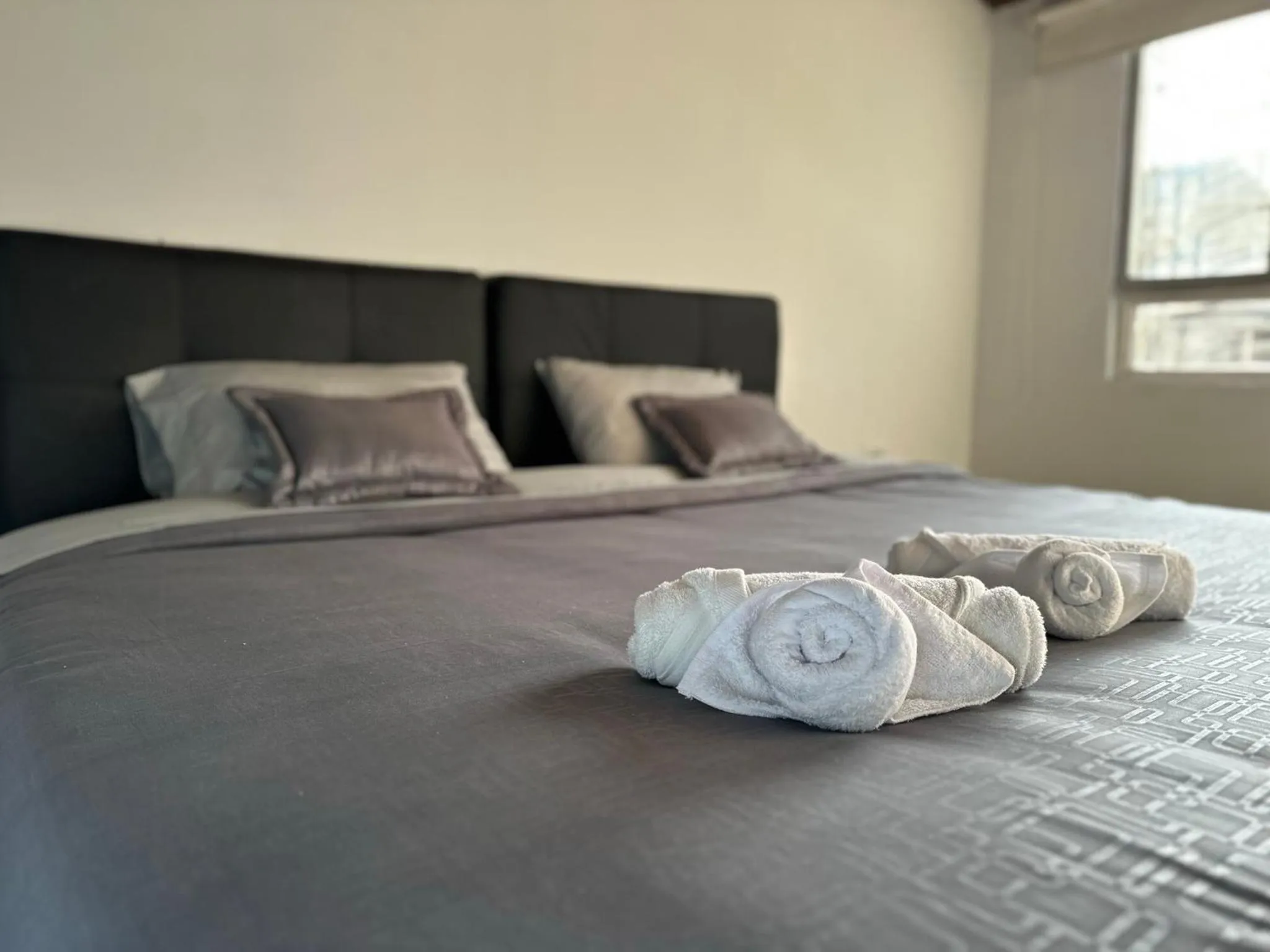 towels, Bed in H&L BOUTIQUE