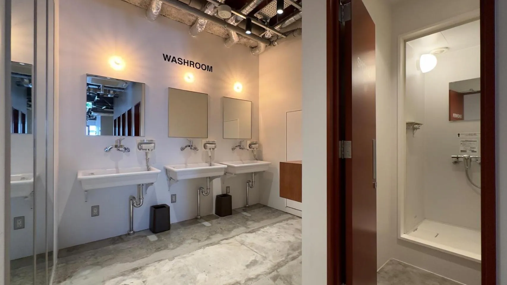 Shower in HELIO HOSTEL SAPPORO