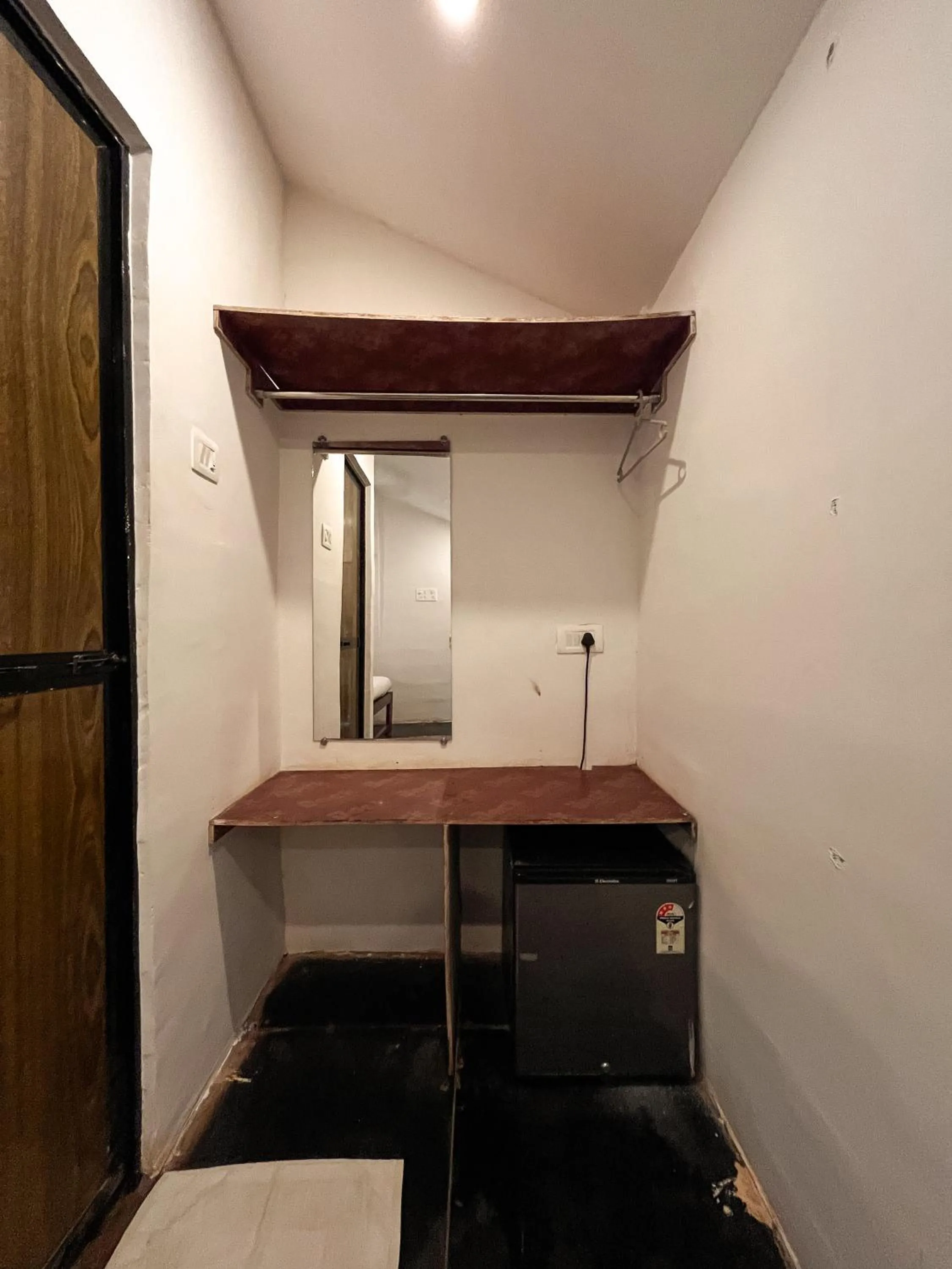 12 Monks - Beachfront Hostel