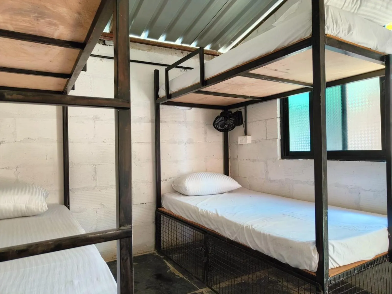 Bed in 12 Monks - Beachfront Hostel