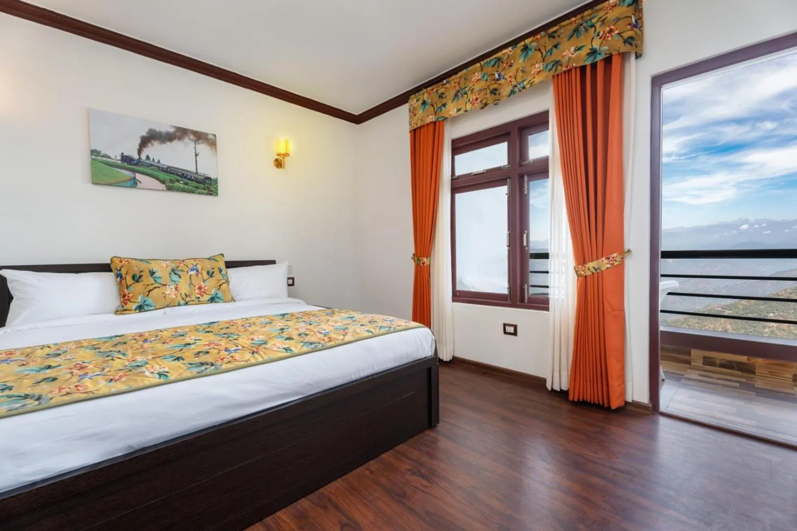 Bed in Summit Sherpa Mountain Hotel & Spa