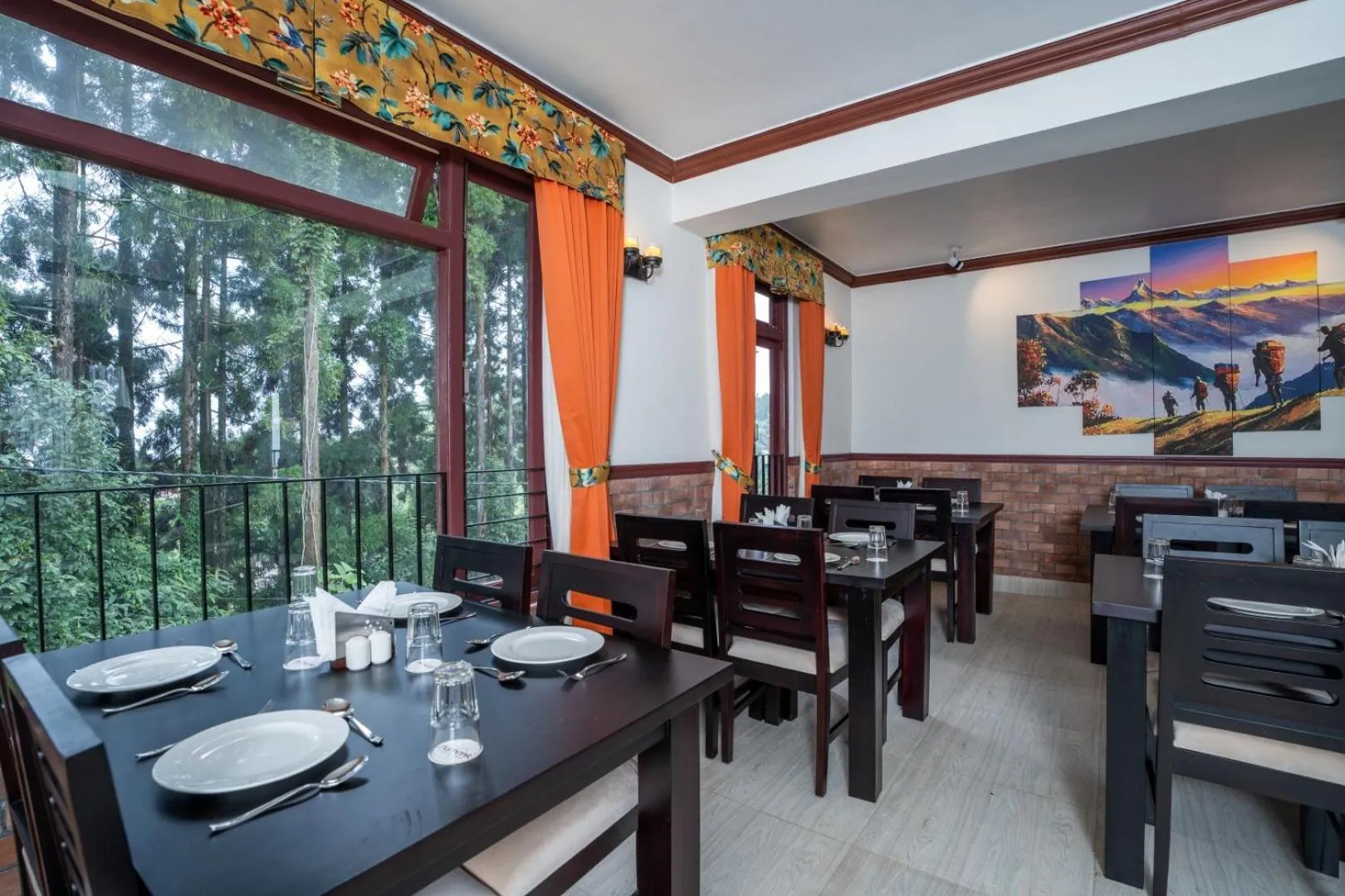 Restaurant/places to eat in Summit Sherpa Mountain Hotel & Spa
