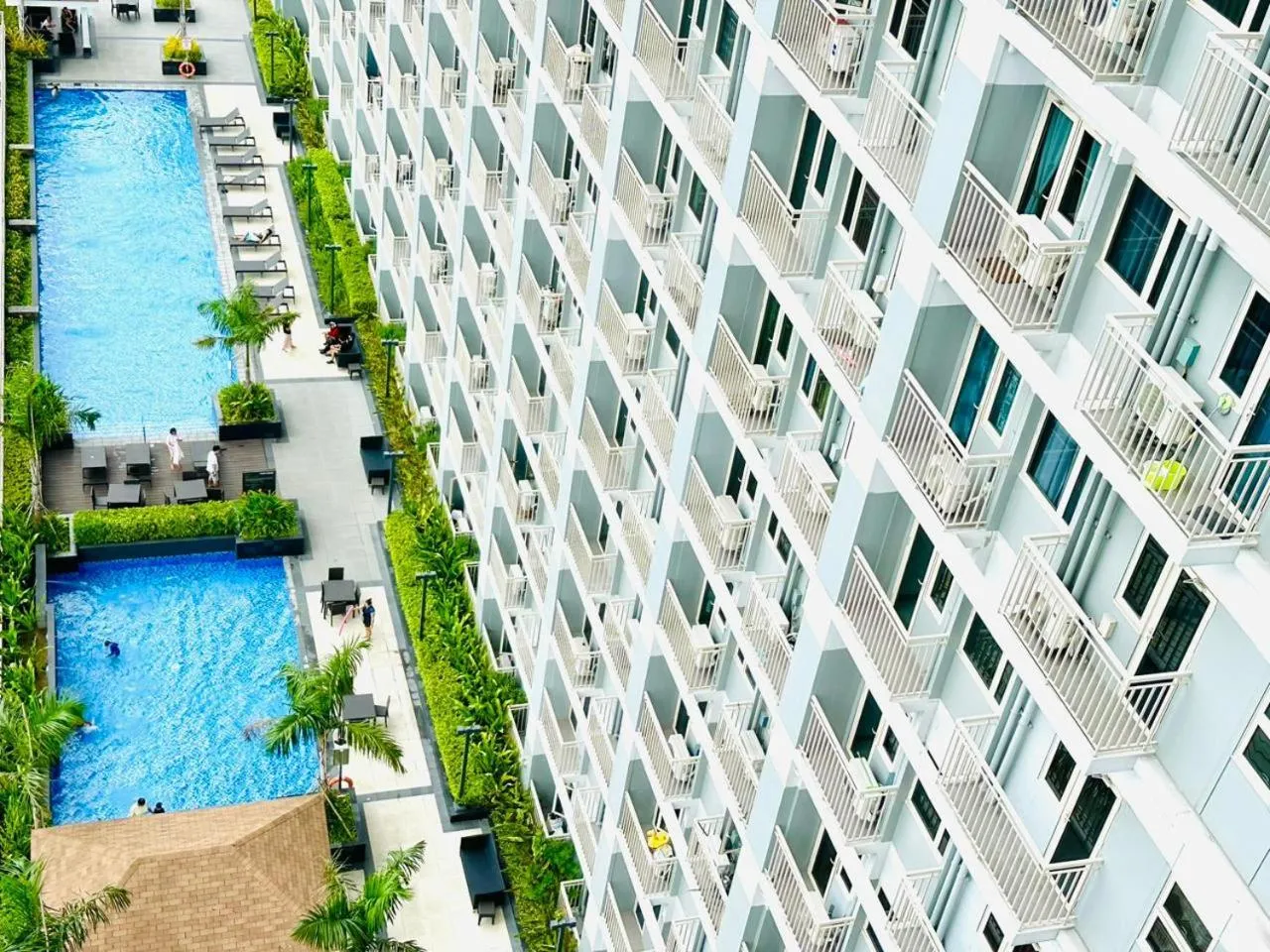 Property building in Coast Residences - 2 Bedroom with Balcony facing Mall of Asia, Manila Bay & Pool View
