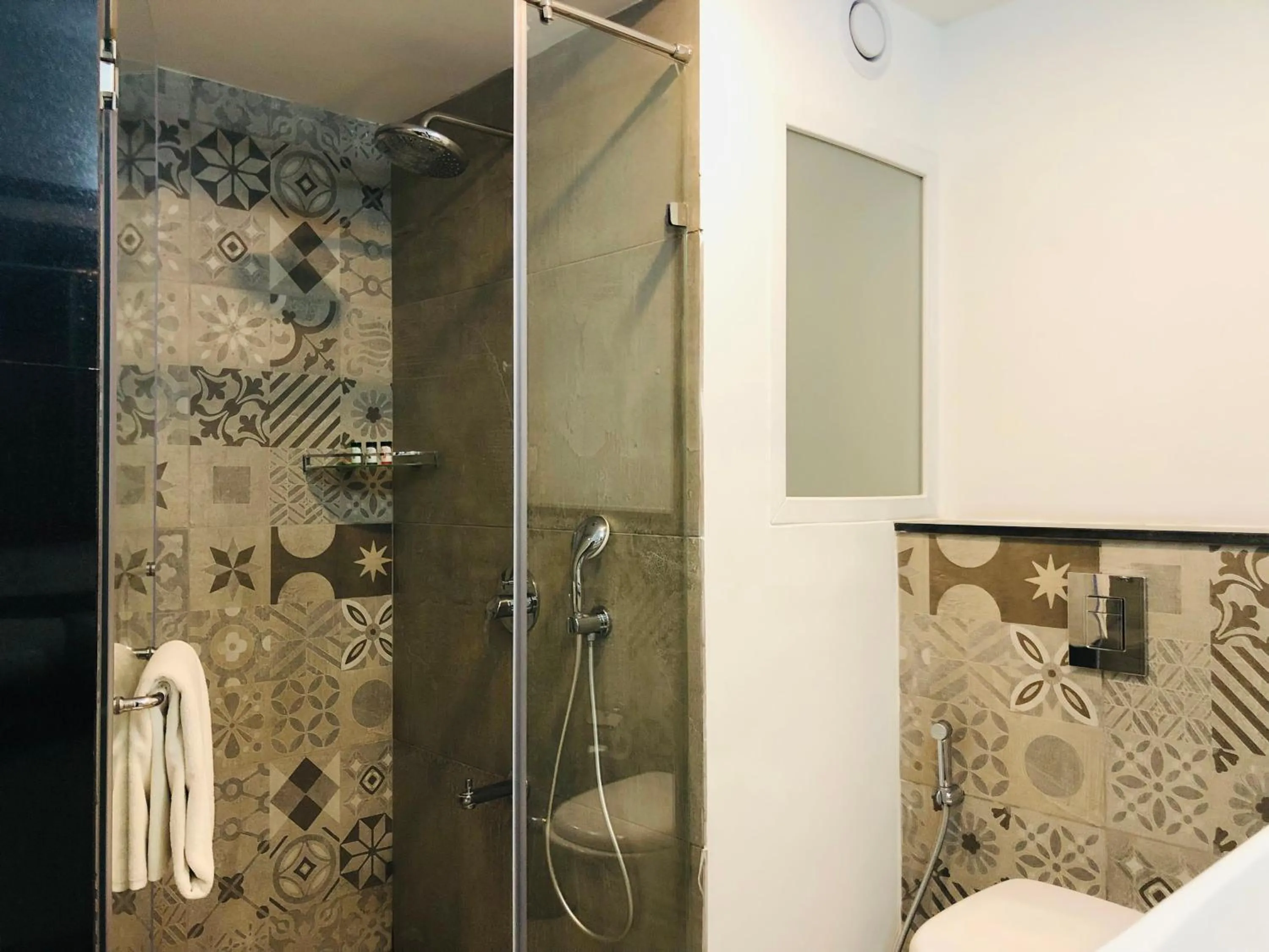 Shower in Clovergreens