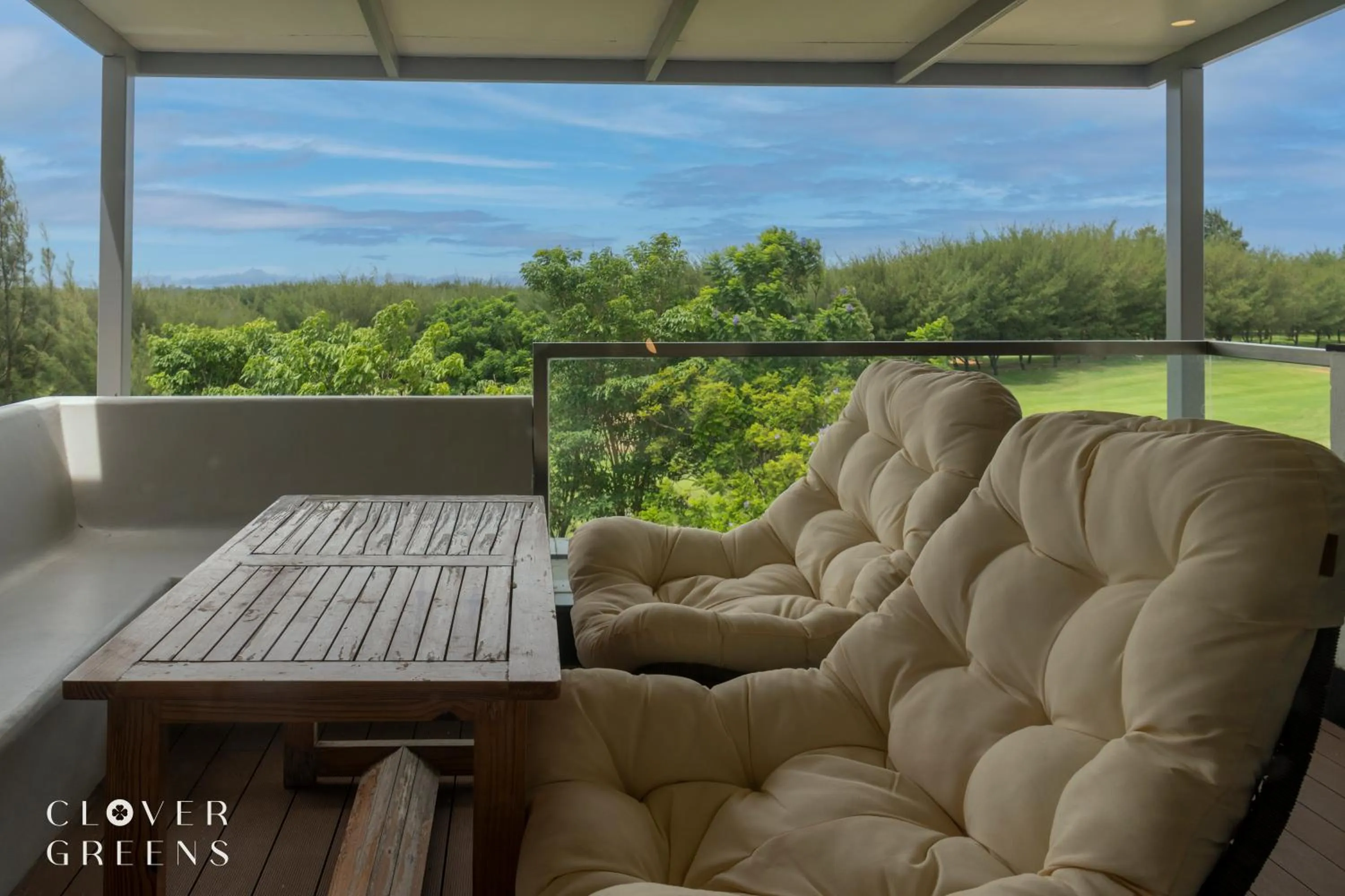 Seating area in Clovergreens