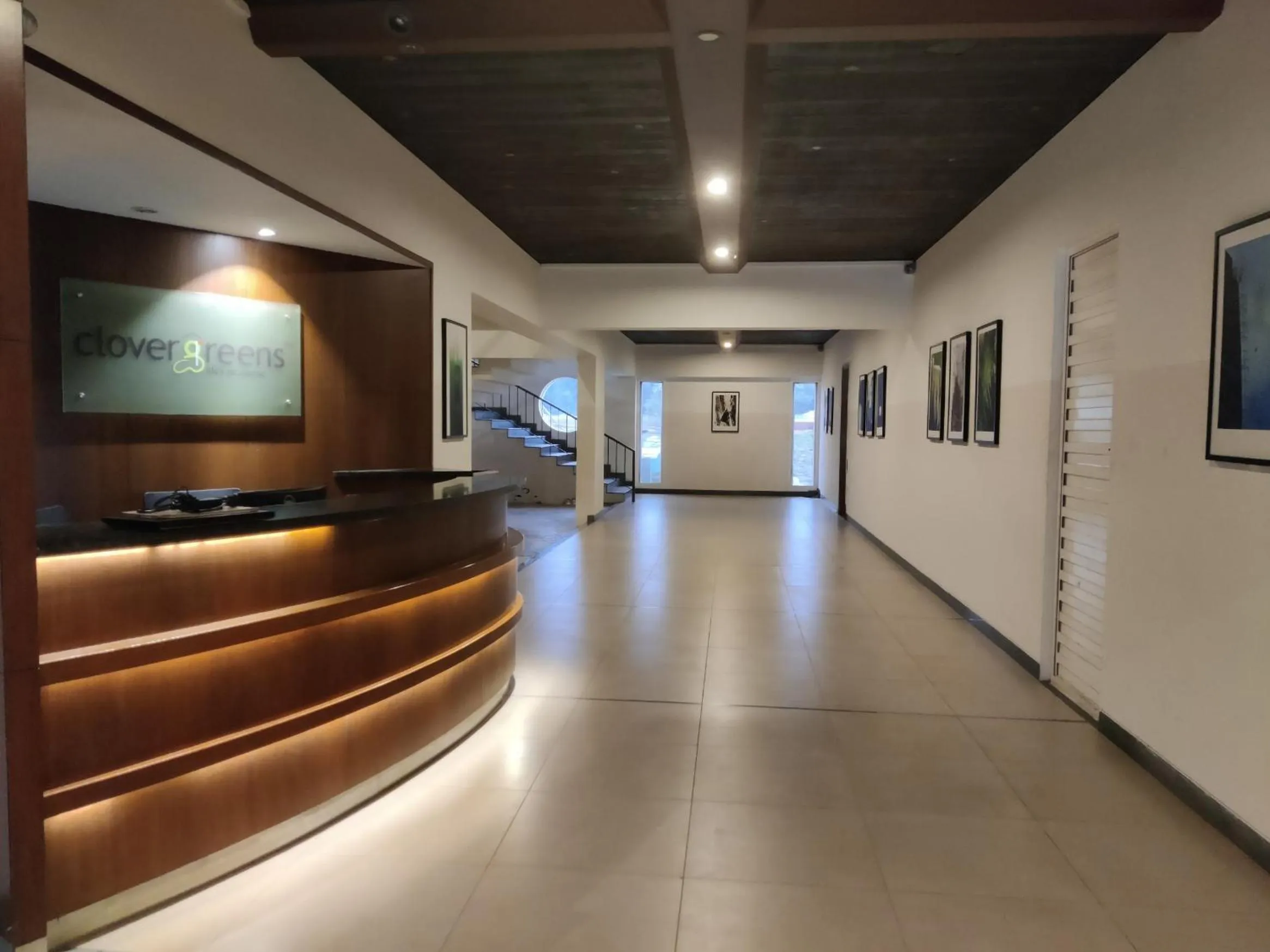 Lobby or reception in Clovergreens