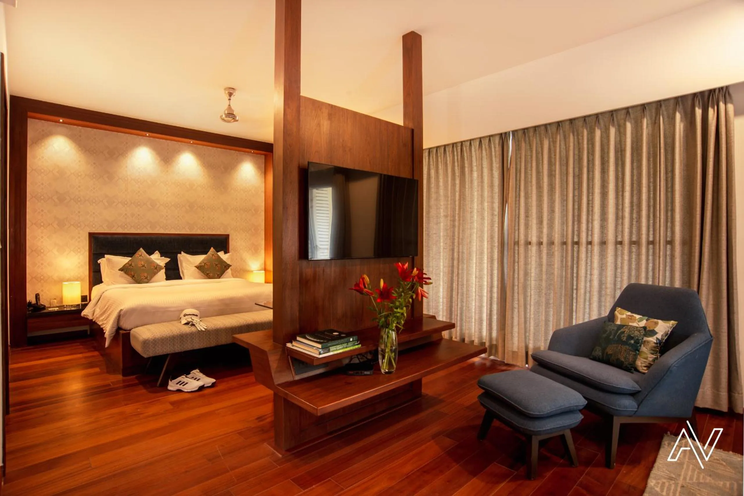 Bedroom, Bed in Clovergreens