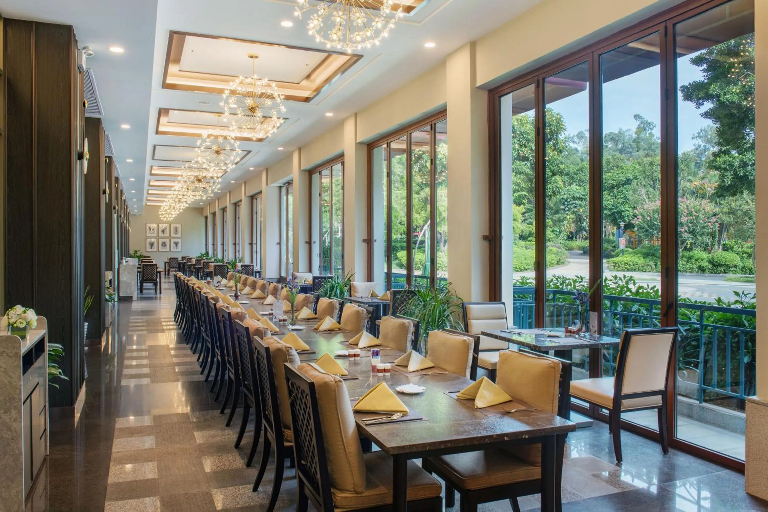 Restaurant/places to eat in Dongguan Forum Hotel and Apartment - Former Pullman hotel Dongguan Forum