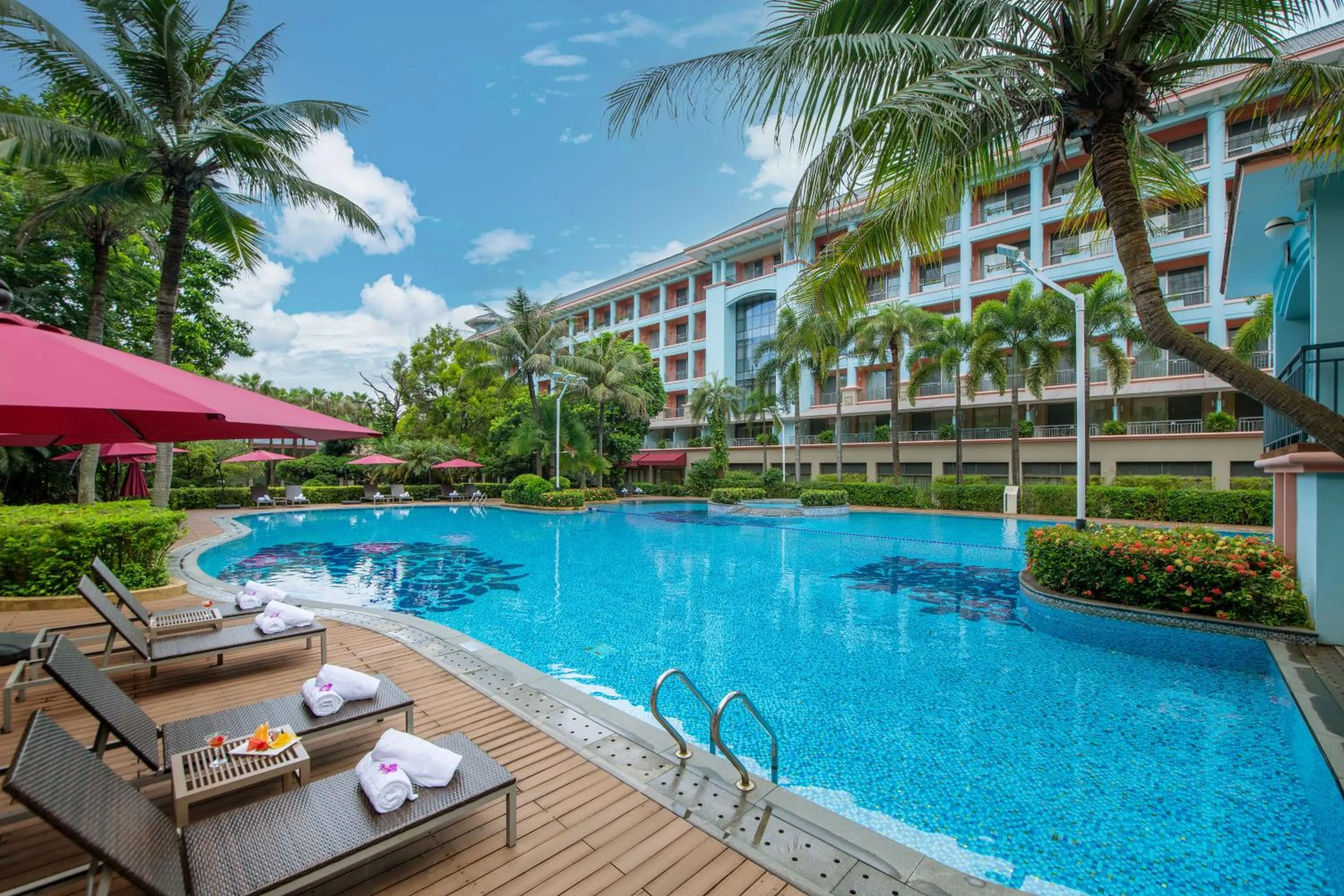 Swimming pool in Dongguan Forum Hotel and Apartment - Former Pullman hotel Dongguan Forum