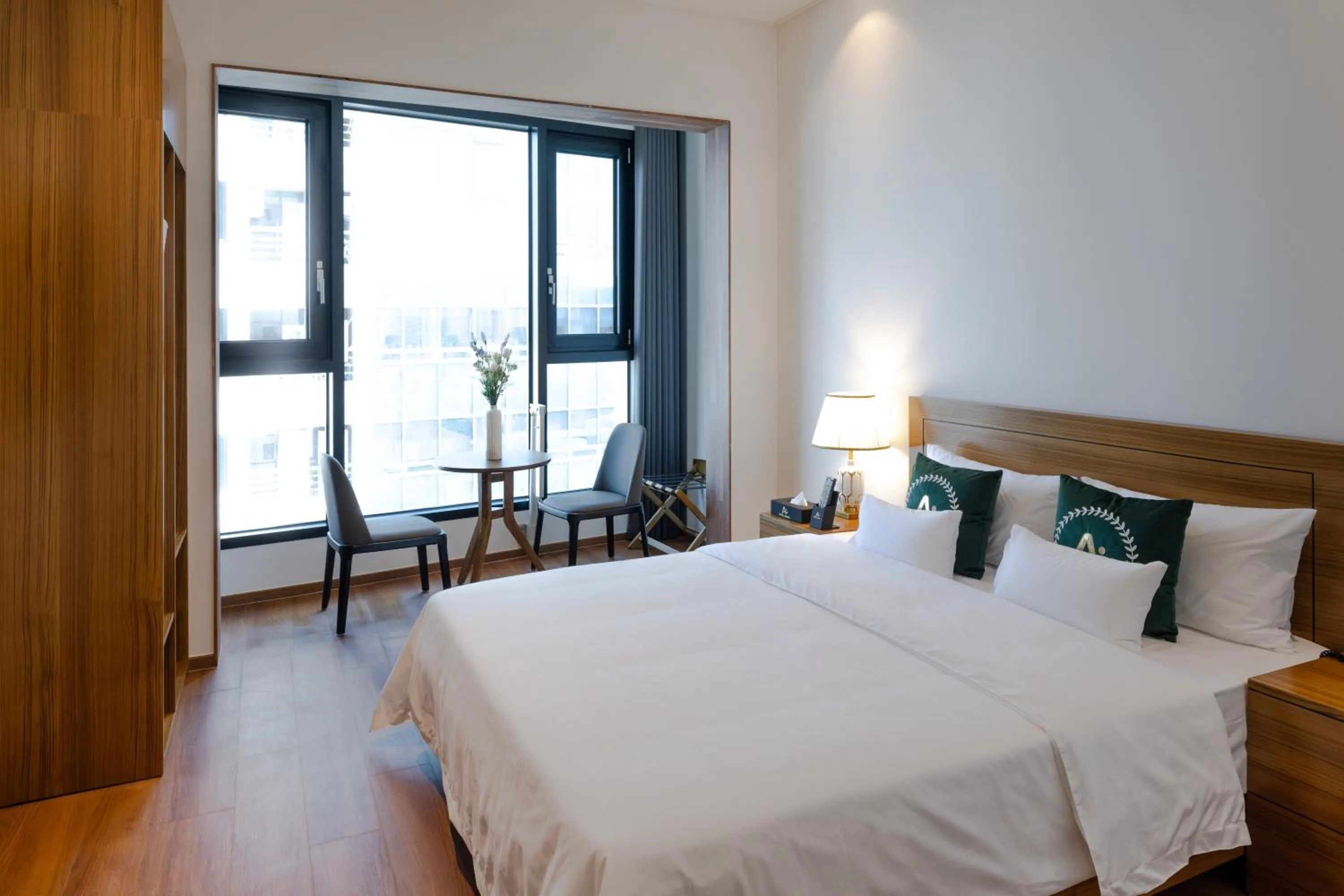 Property building, Bed in Hotel Arari