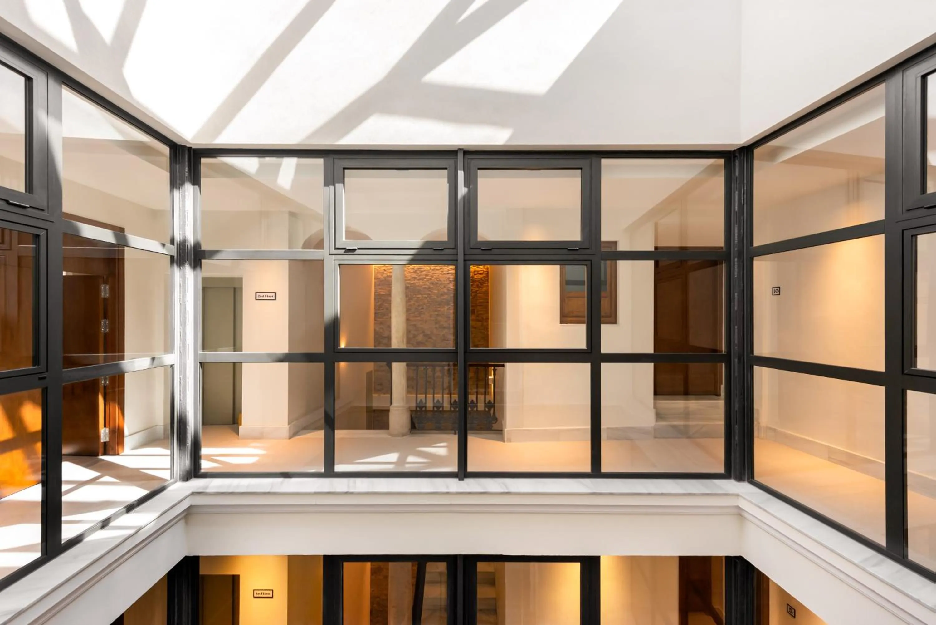 Inner courtyard view in Coeo Fresca Roof Garden Signature Apartments