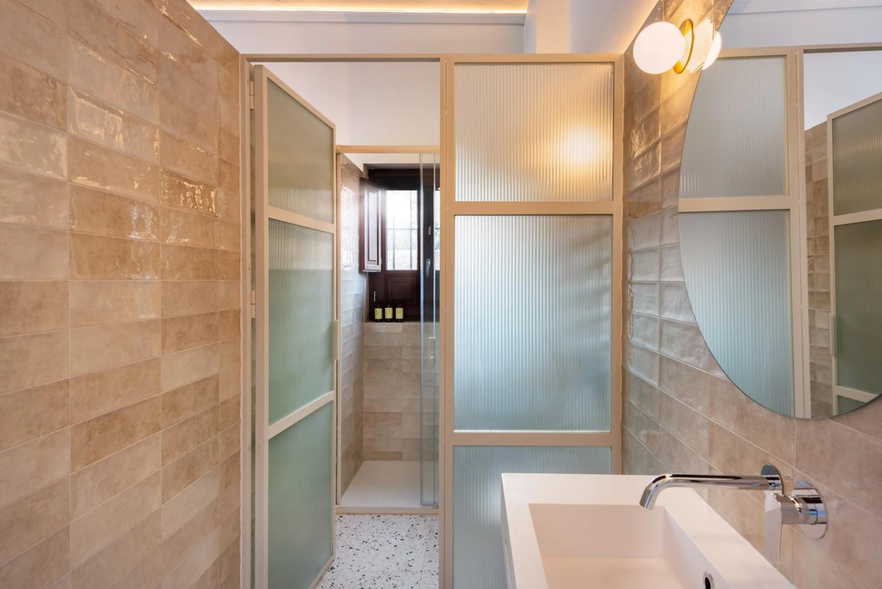 Shower in Coeo Fresca Roof Garden Signature Apartments