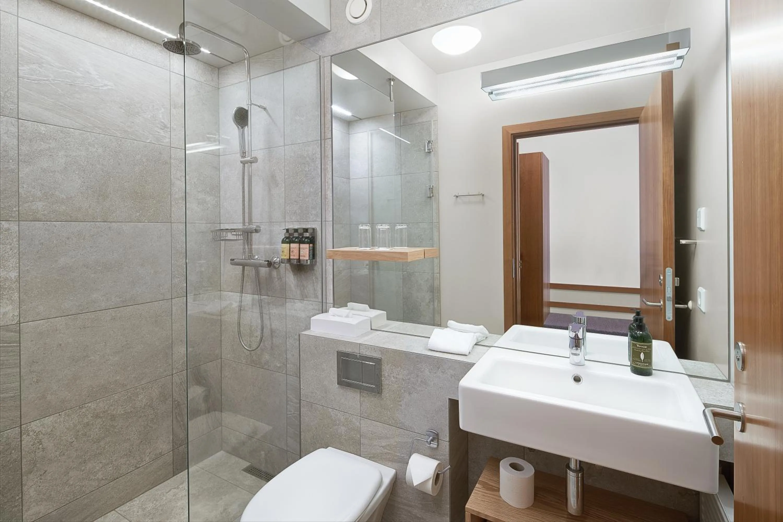 Bathroom in Hérað - Berjaya Iceland Hotels