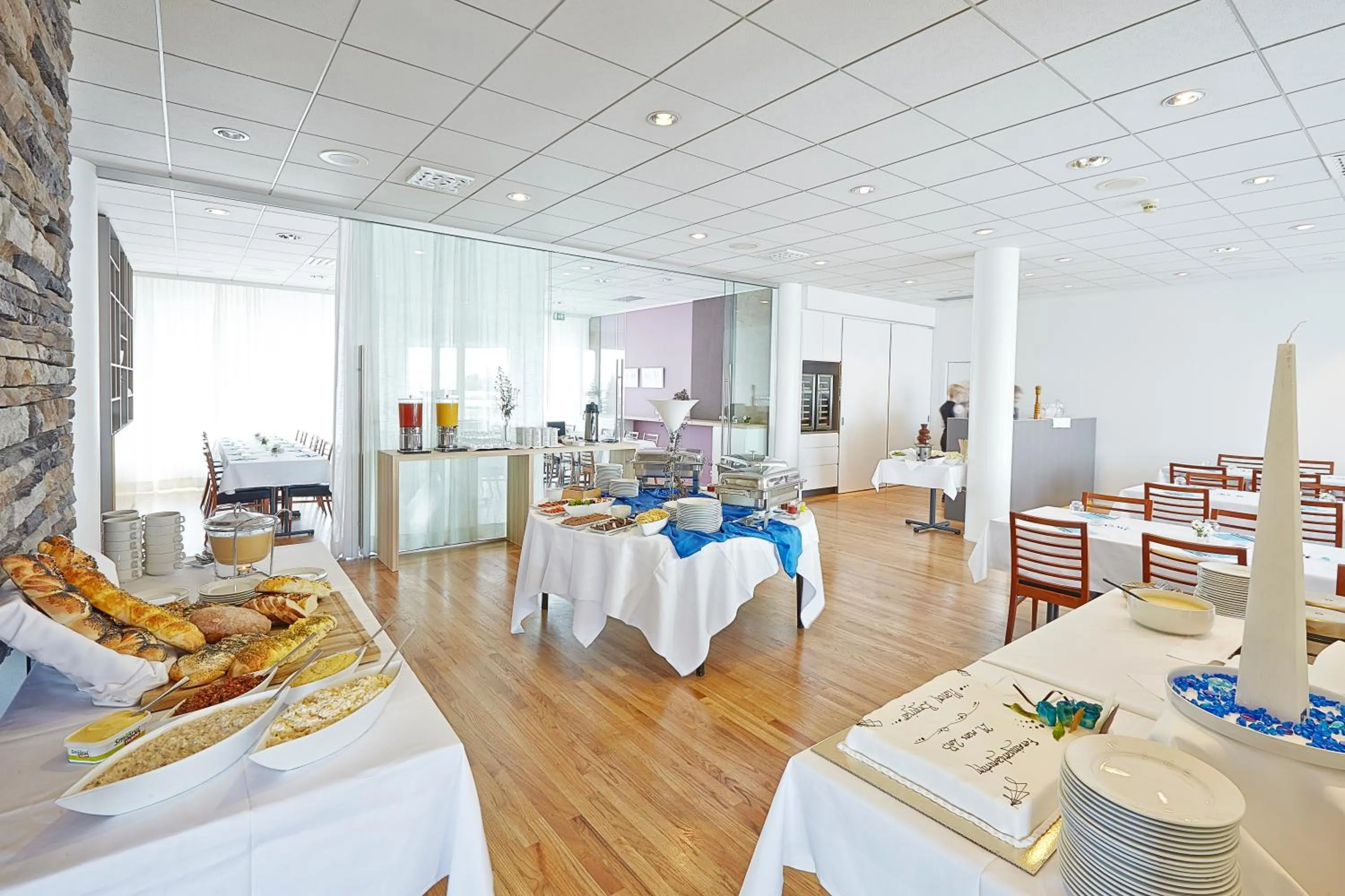 Restaurant/places to eat in Hérað - Berjaya Iceland Hotels