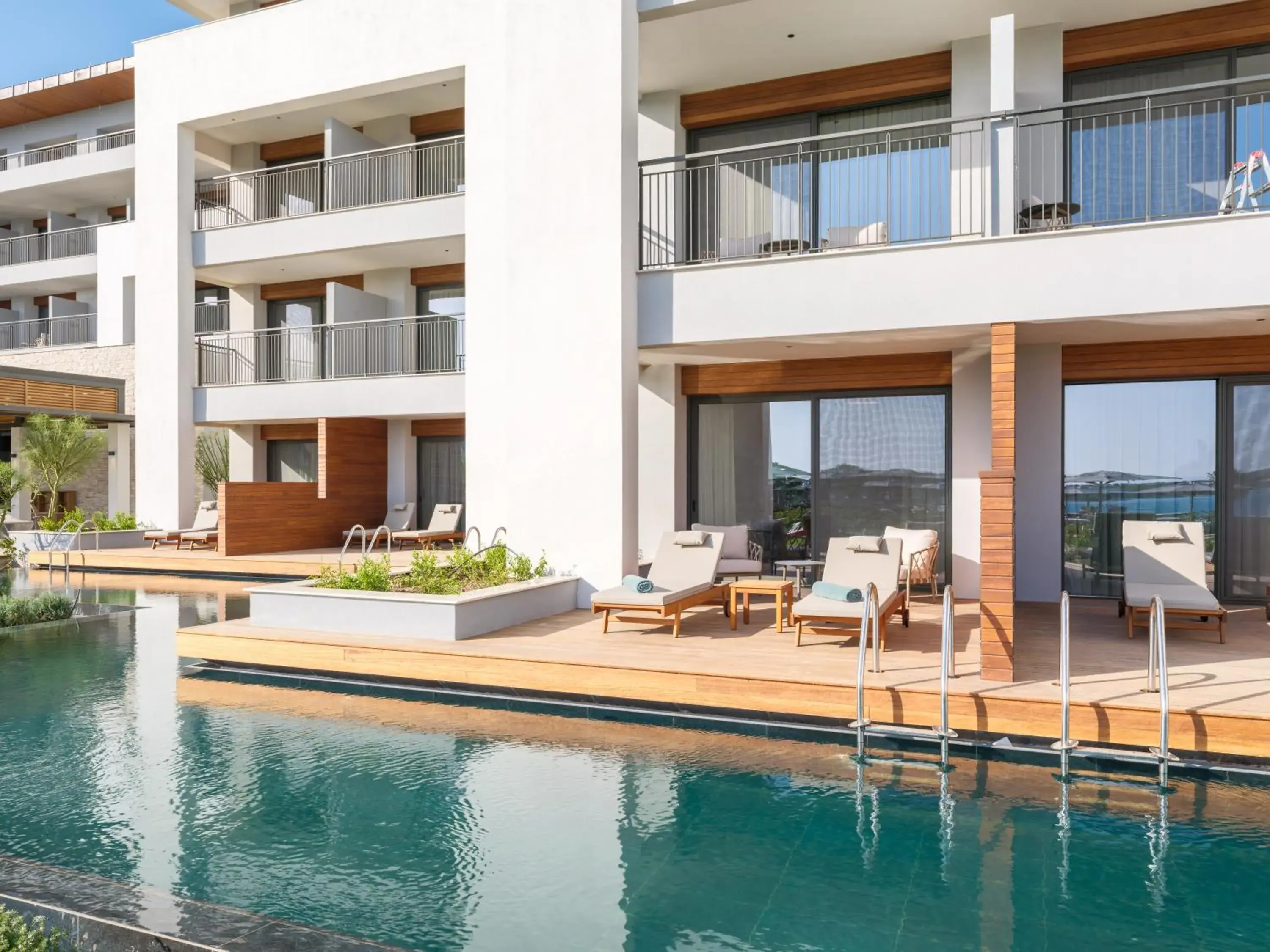 Deluxe Double 4 Swim-Up Room Sea Side 2+2 (Community Zone) in Anda Barut Collection - Ultra All Inclusive Deluxe Double 4 Swim-Up Room Sea Side 2+2 (Community Zone) in Anda Barut Collection - Ultra All Inclusive