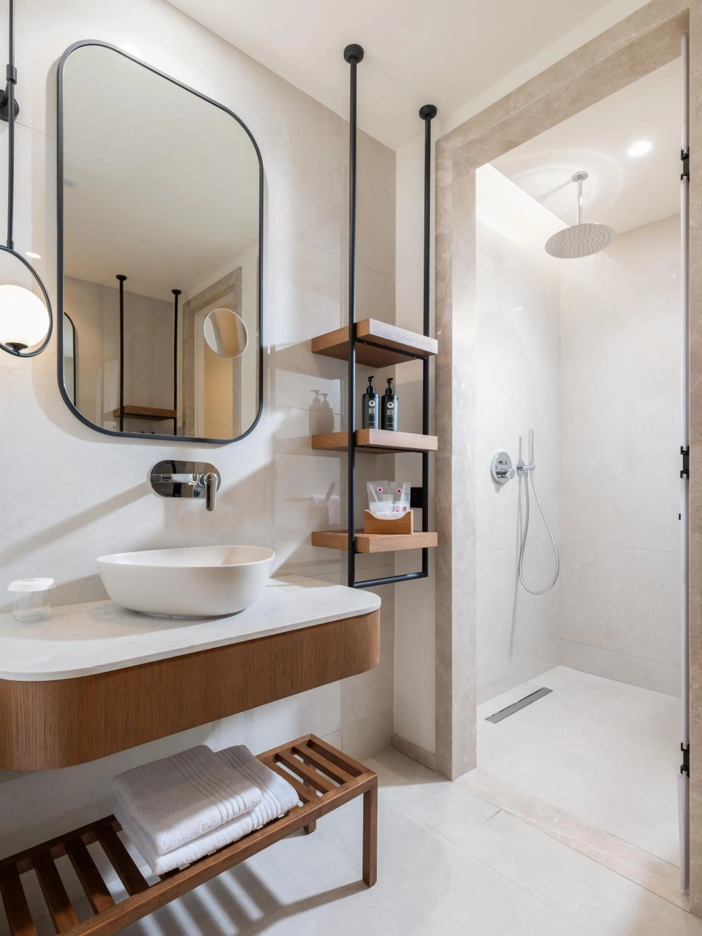 Shower in Anda Barut Collection - Ultra All Inclusive