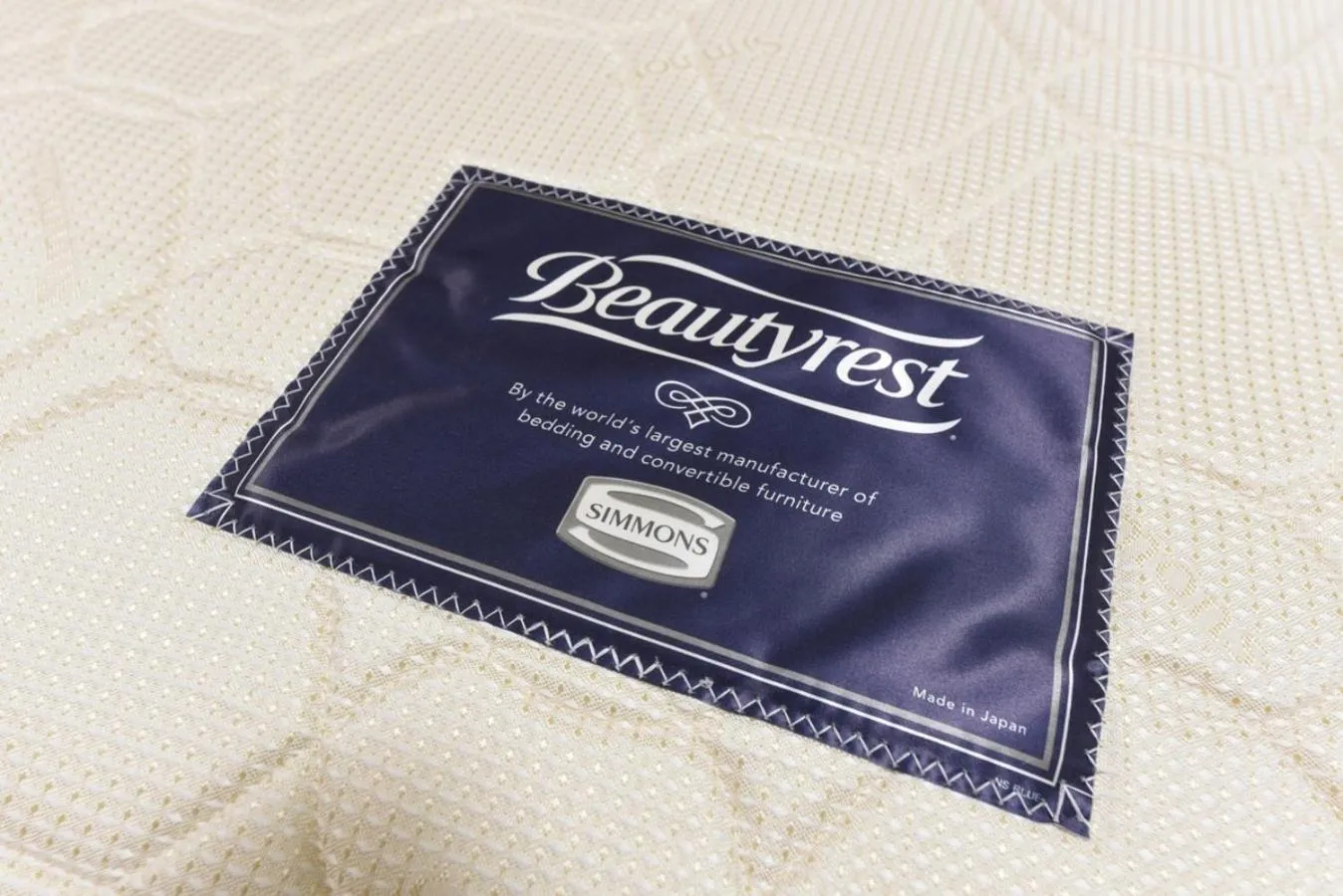 Bed in ESLEAD HOTEL Osaka Ebisu