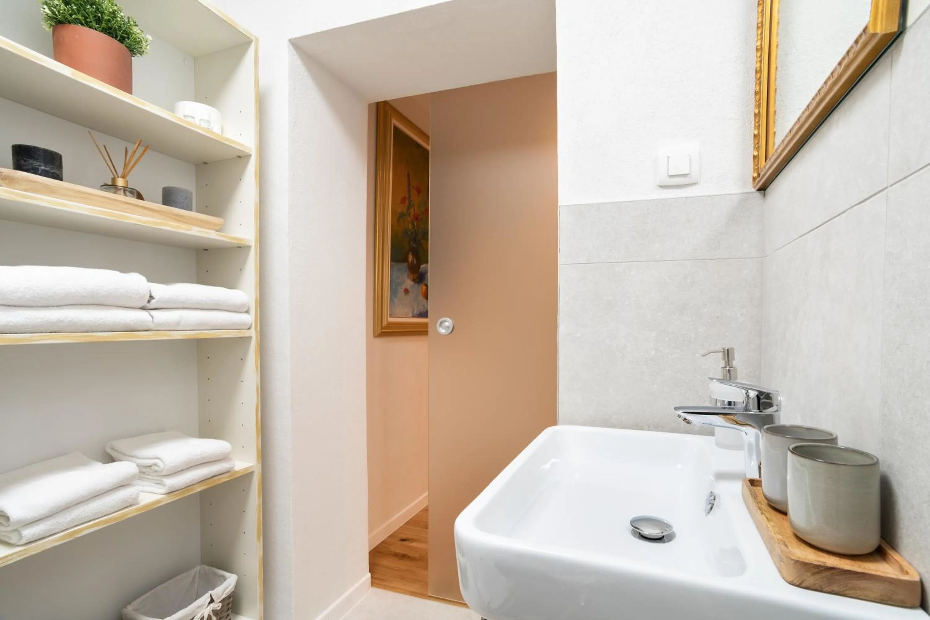 Bathroom in Selamare Apartment by Locap Group