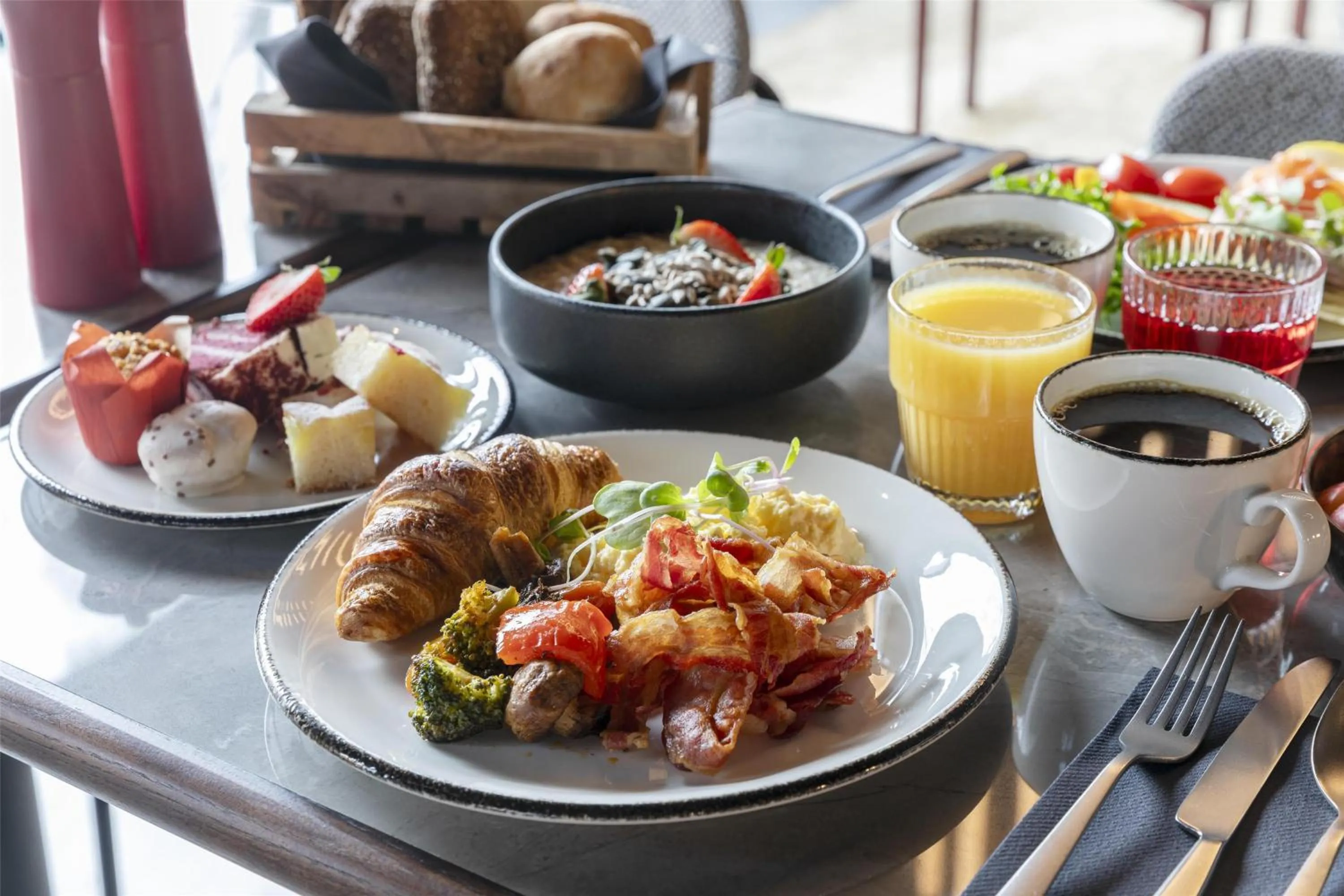 Food and drinks in Radisson RED Helsinki